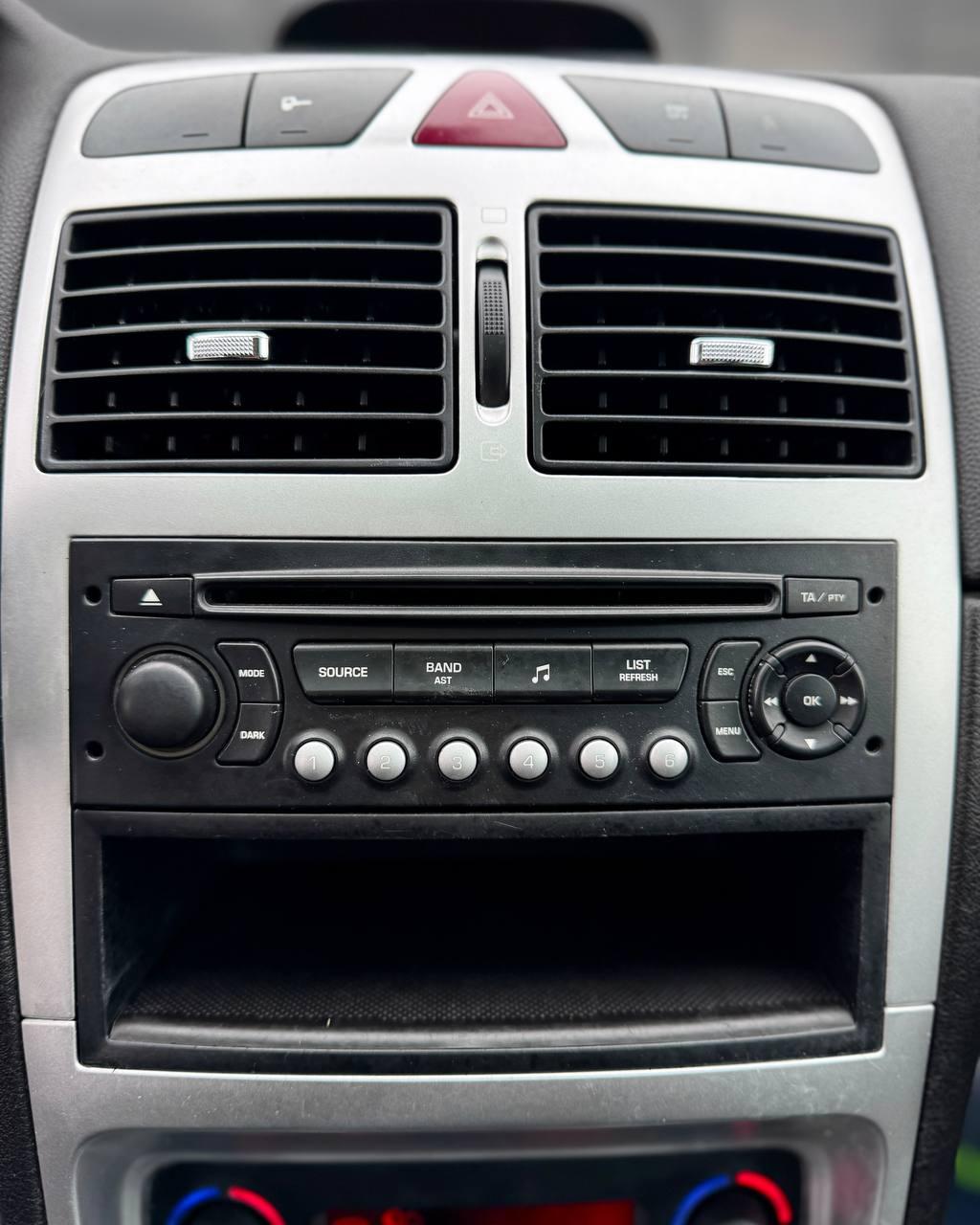 Peugeot 307 I · Рестайлинг , 2006 г., механика, дизель - фото 16