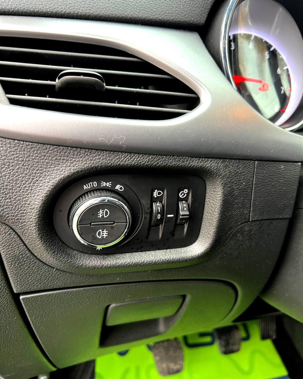 Opel Astra K · Рестайлинг , 2021 г., механика, бензин - фото 18