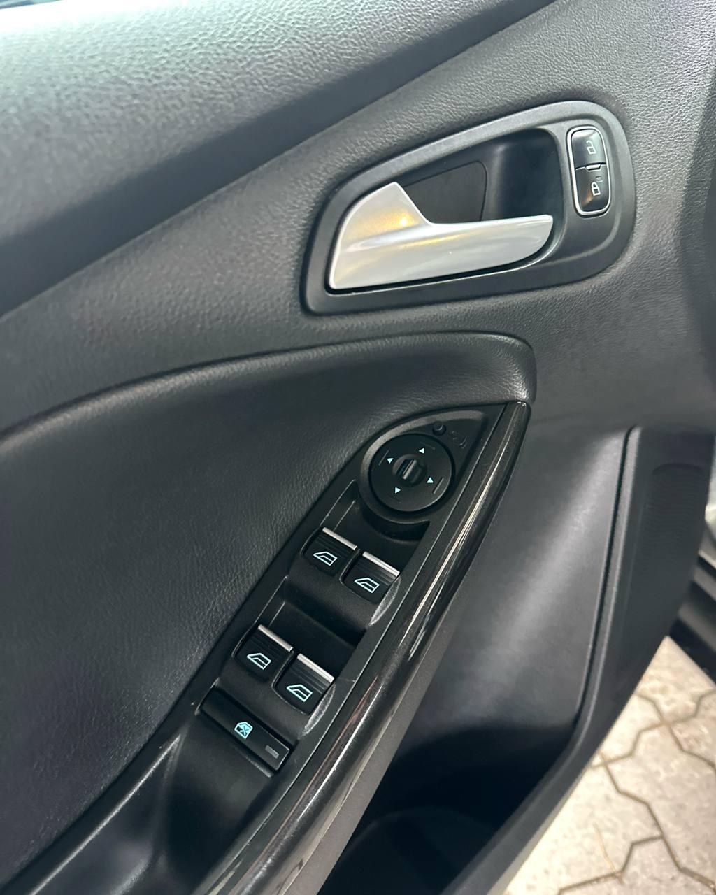 Ford Focus III · Рестайлинг , 2014 г., механика, бензин - фото 9