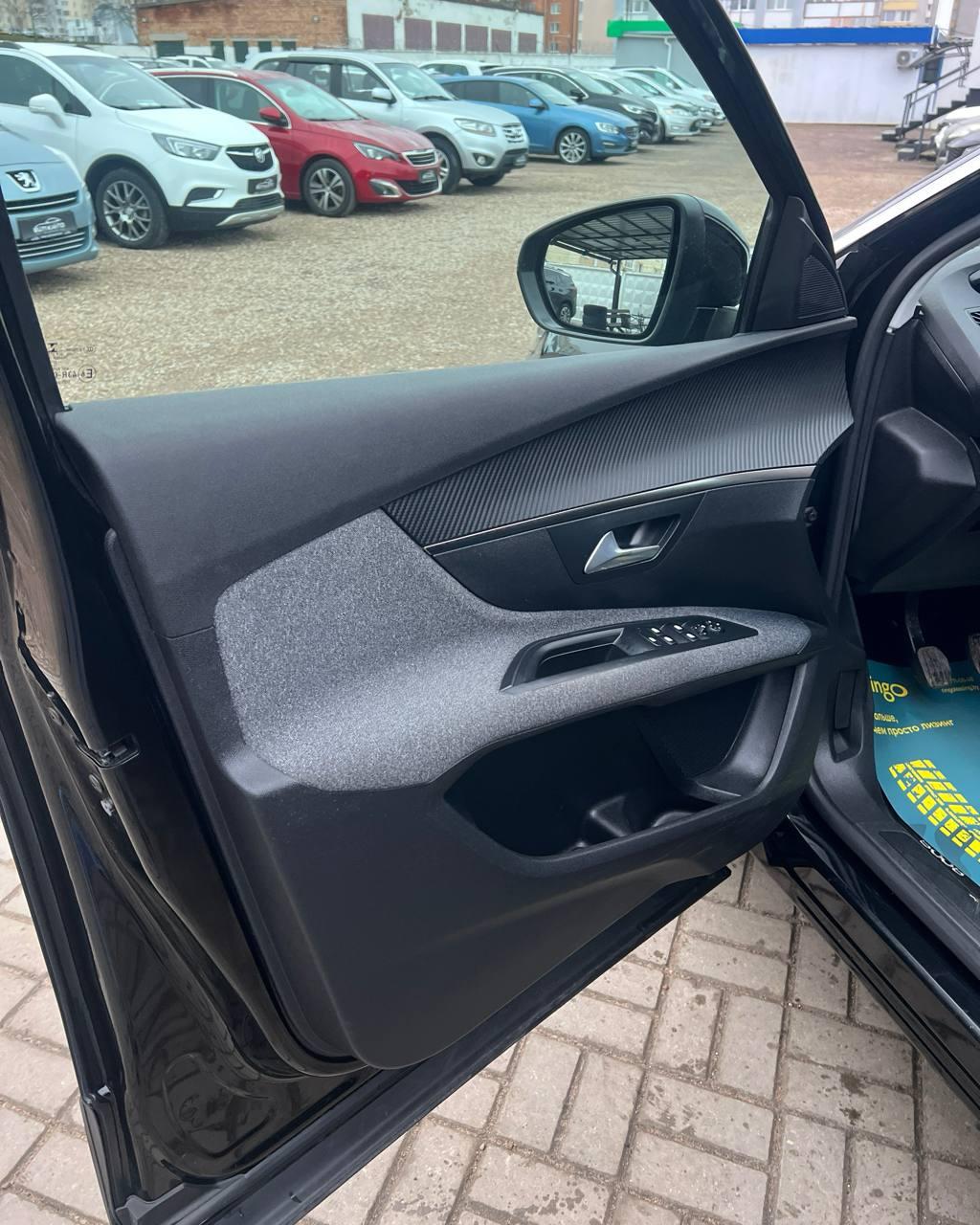 Peugeot 5008 II · Рестайлинг , 2021 г., механика, бензин - фото 9