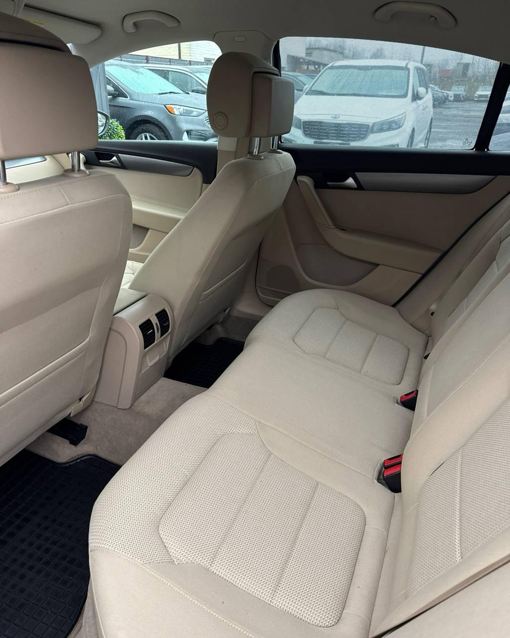 Volkswagen Passat B7 , 2011 г., механика, бензин - фото 9