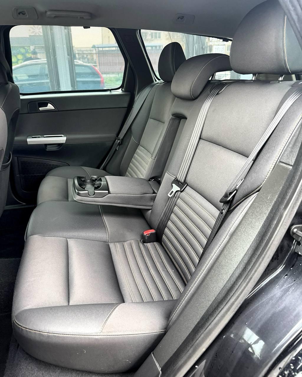 Volvo V50 I · 2-й рестайлинг , 2010 г., механика, дизель - фото 9