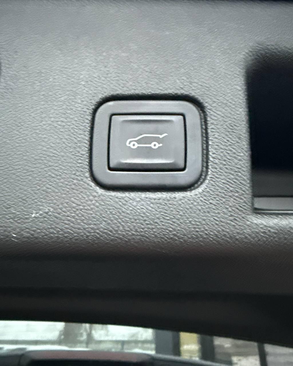 Chevrolet Equinox III · Рестайлинг , 2023 г., автомат, бензин - фото 13