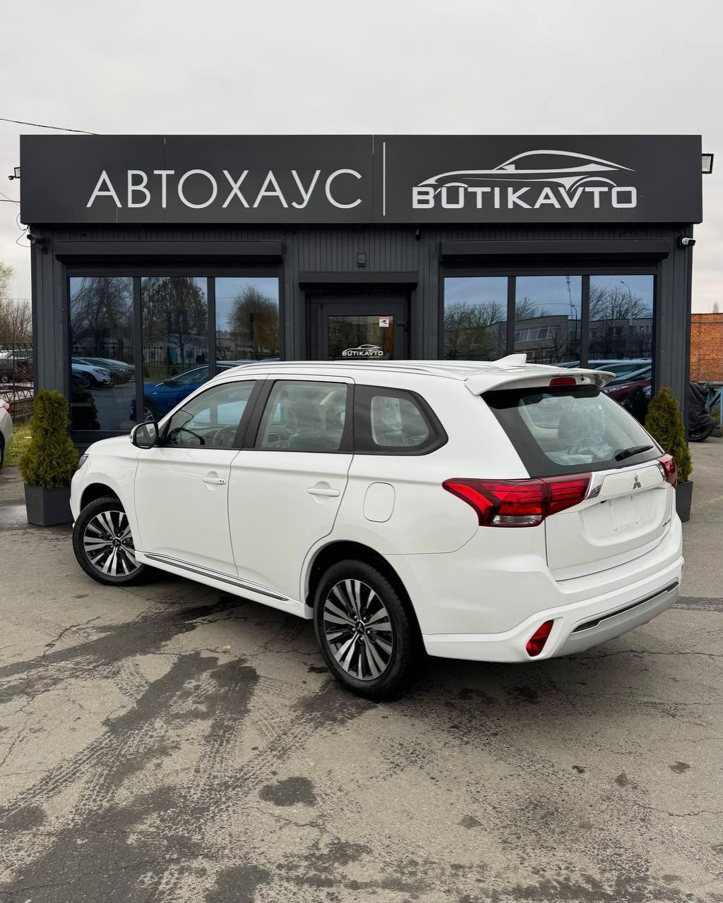 Mitsubishi Outlander III · 3-й рестайлинг , 2022 г., вариатор, бензин - фото 5