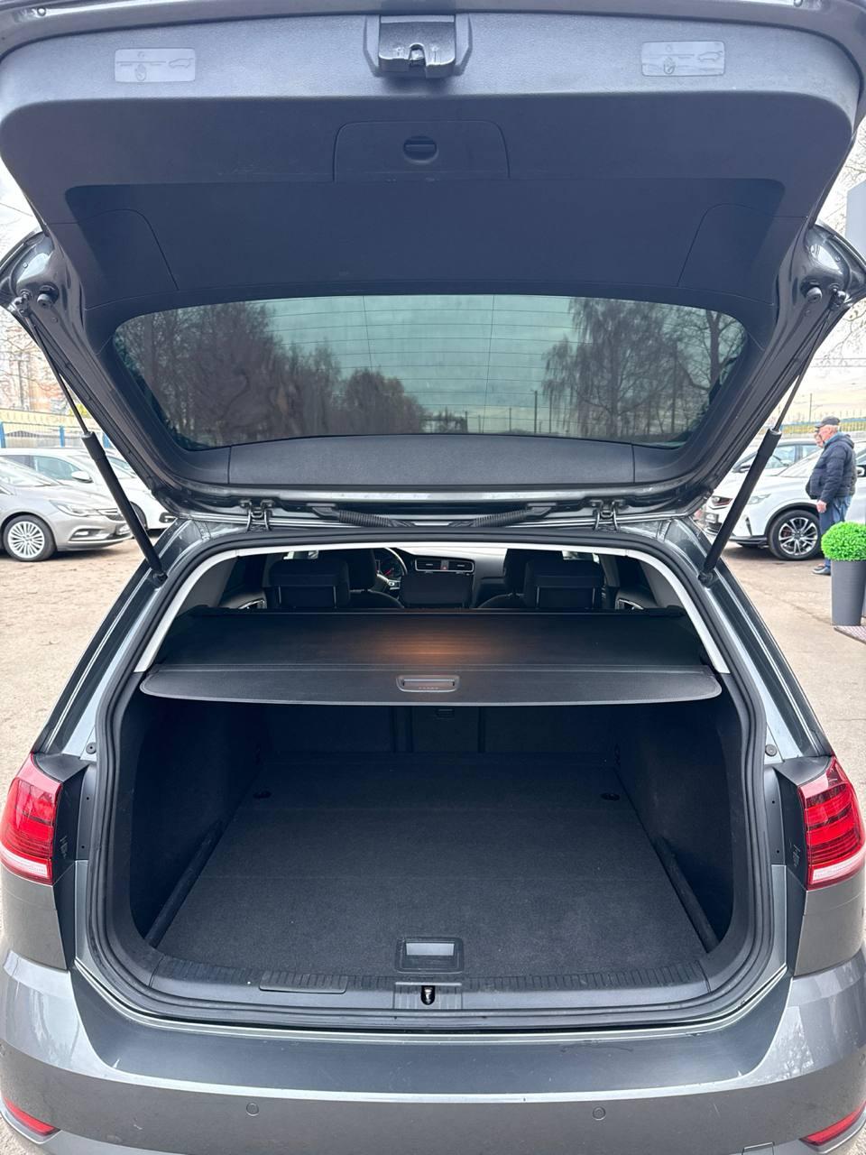 Volkswagen Golf VII · Рестайлинг , 2018 г., механика, дизель - фото 12