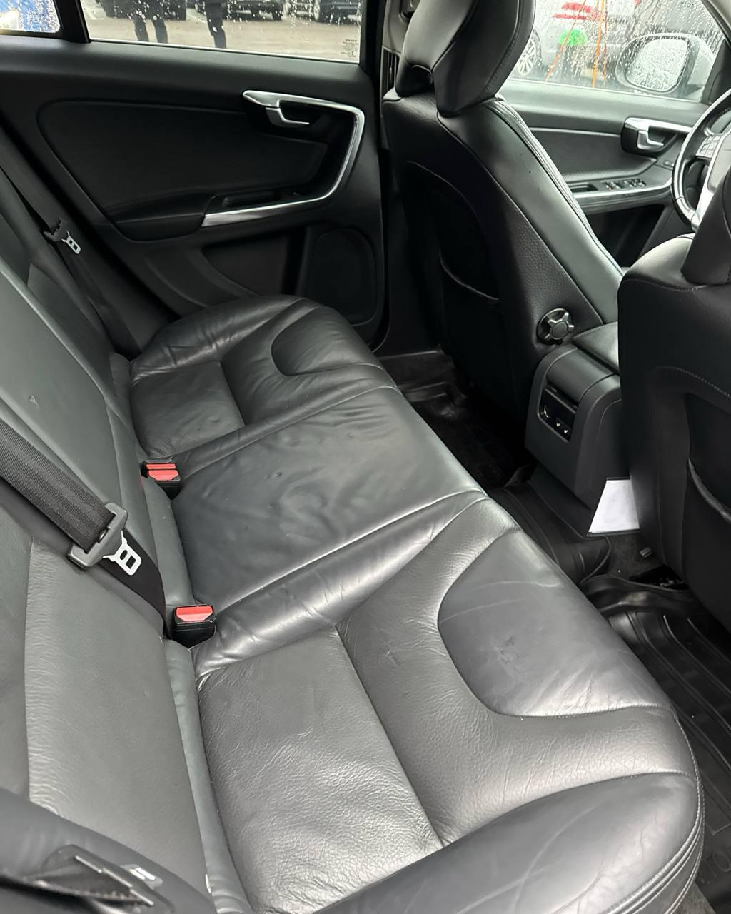 Volvo V60 I , 2011 г., механика, дизель - фото 13