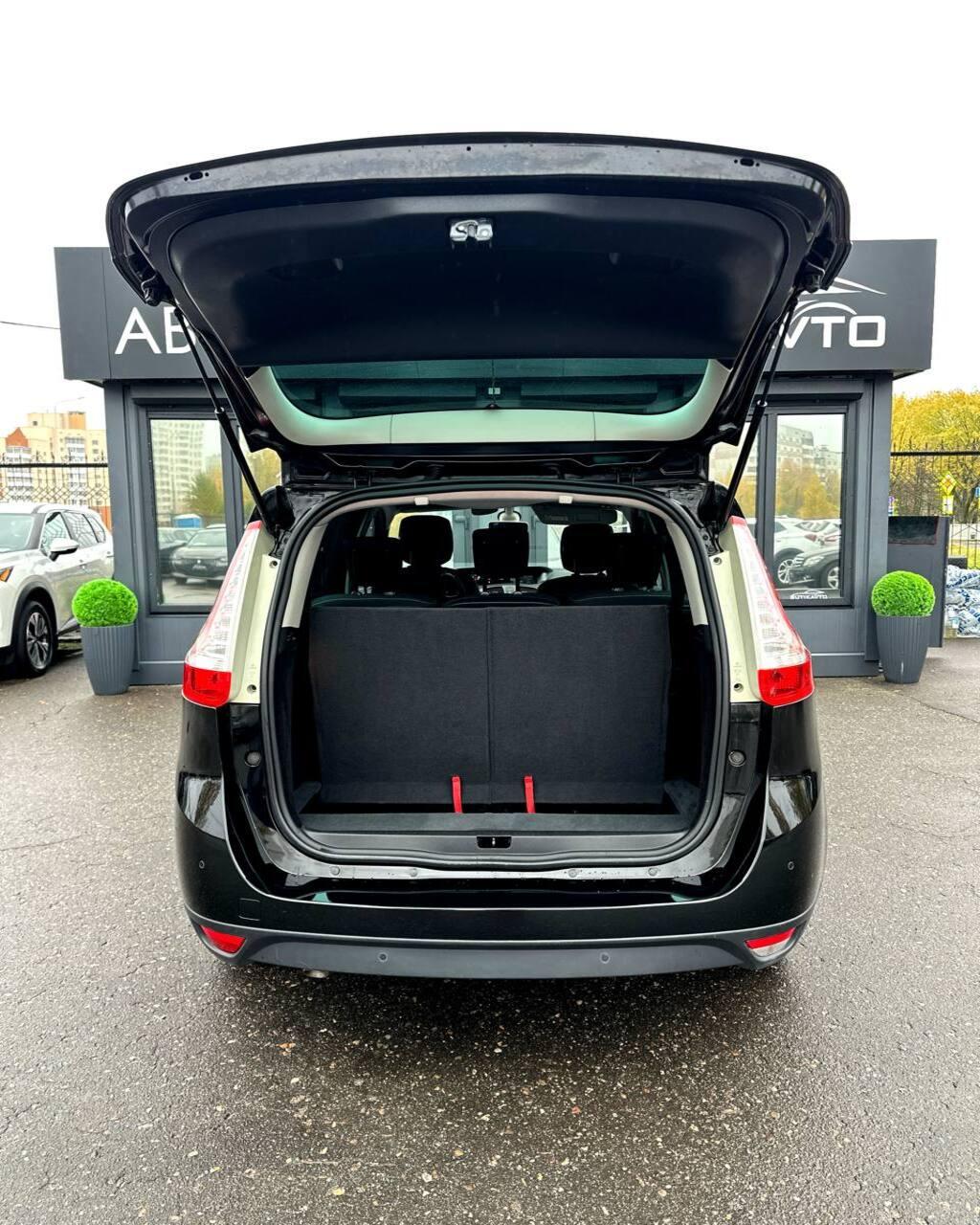 Renault Grand Scenic III · 2-й рестайлинг , 2016 г., механика, дизель  - фото 13