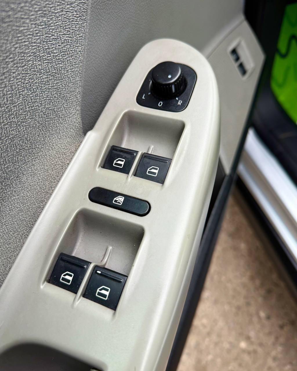 Volkswagen Passat B6 , 2007 г., автомат, дизель - фото 14