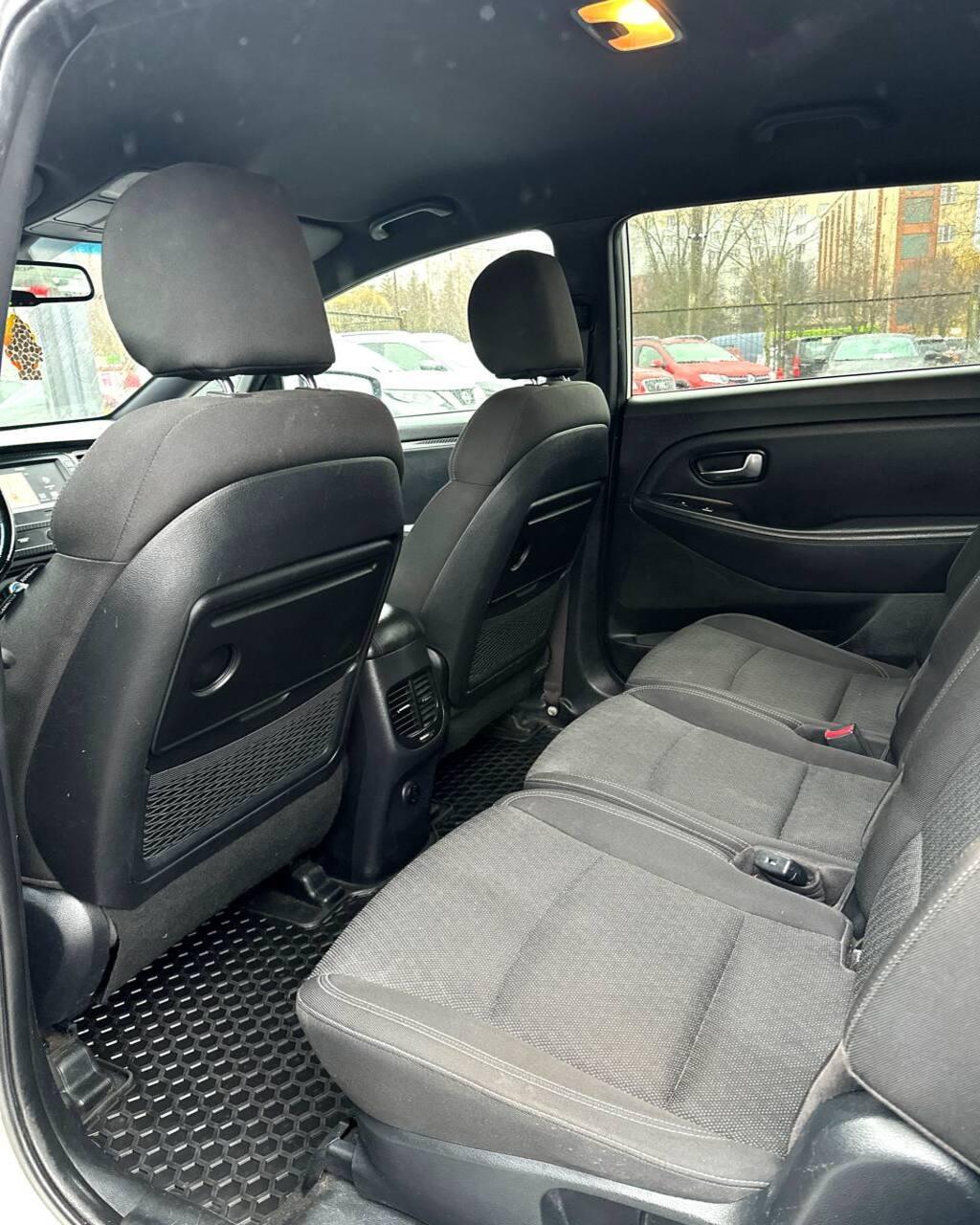 Kia Carens III , 2018 г., автомат, дизель - фото 12