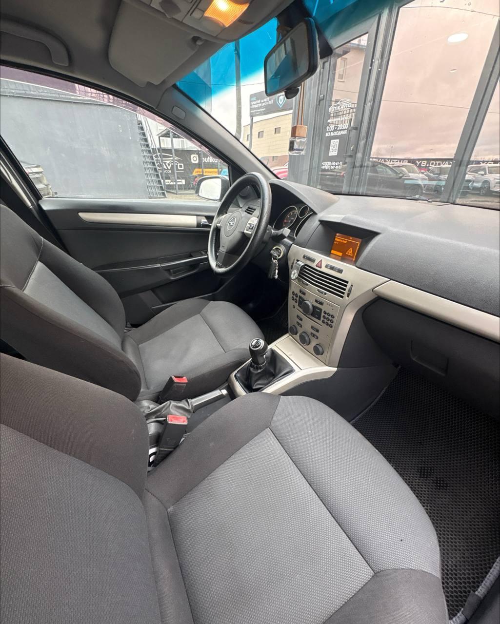 Opel Astra H · Рестайлинг , 2007 г., механика, бензин - фото 10