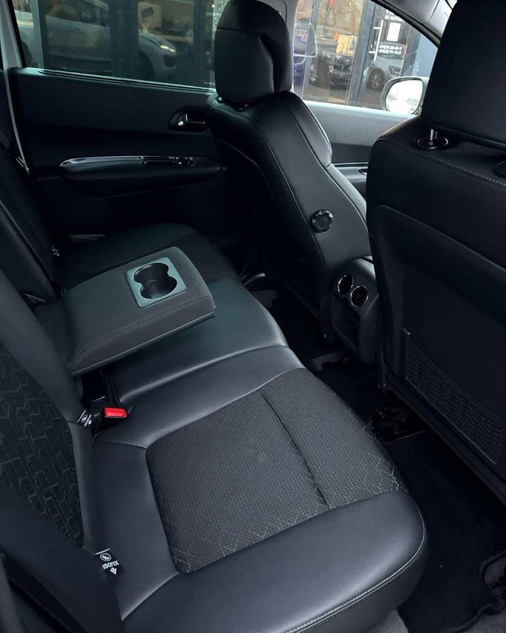 Peugeot 3008 I · Рестайлинг , 2014 г., механика, дизель - фото 12