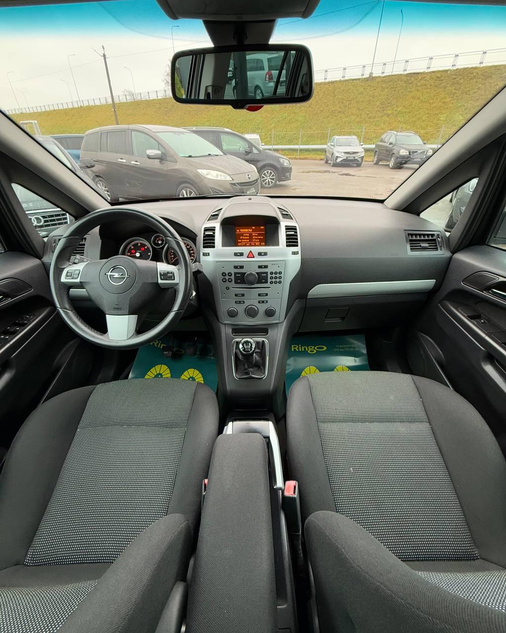 Opel Zafira B · Рестайлинг , 2011 г., механика, дизель - фото 9