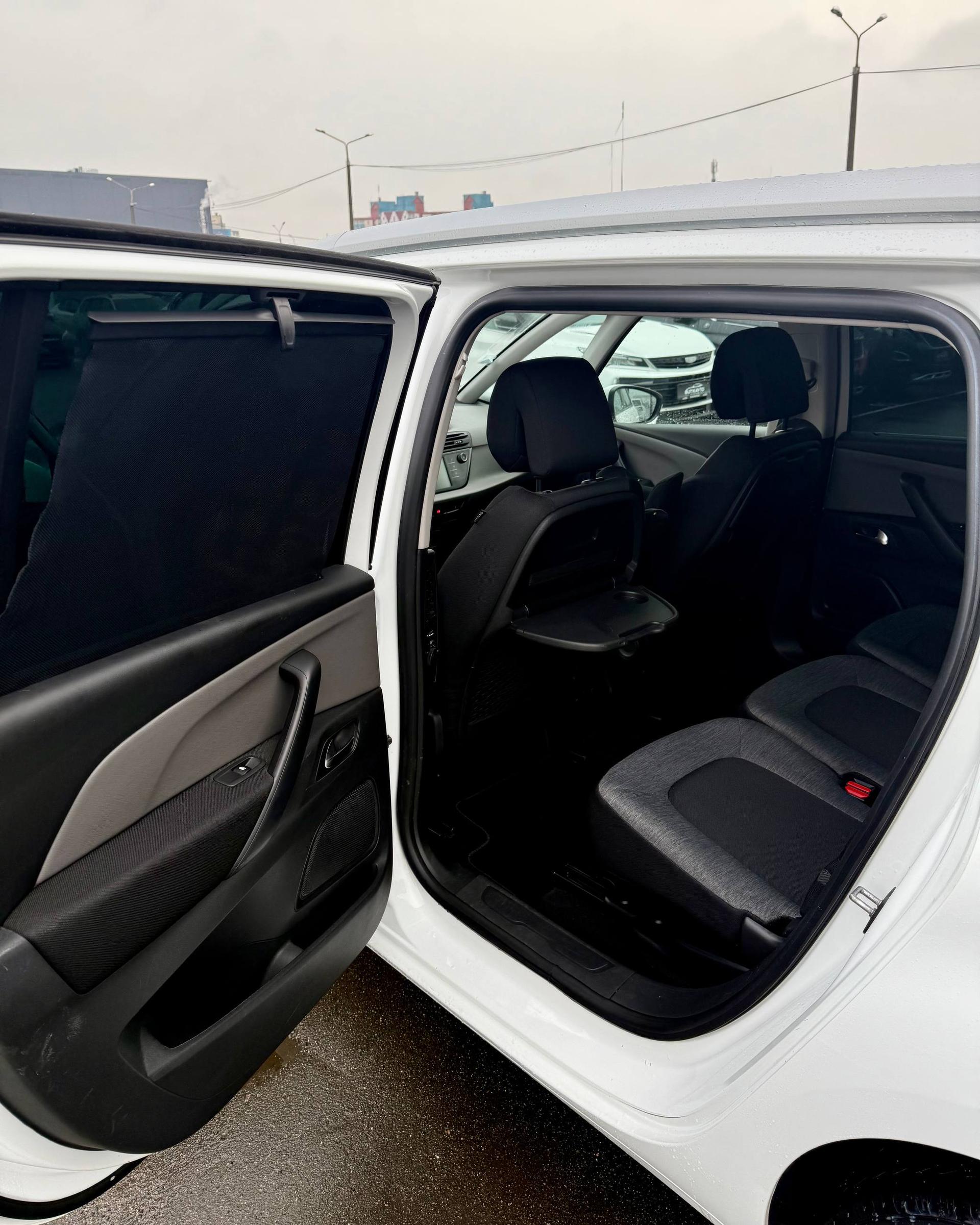 Citroen C4 Grand Picasso II · Рестайлинг , 2018 г., механика, дизель - фото 13