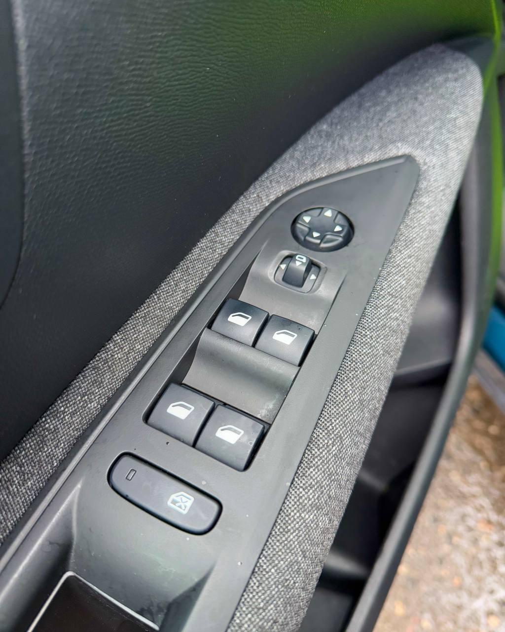 Peugeot 3008 II · Рестайлинг , 2021 г., автомат, бензин - фото 14