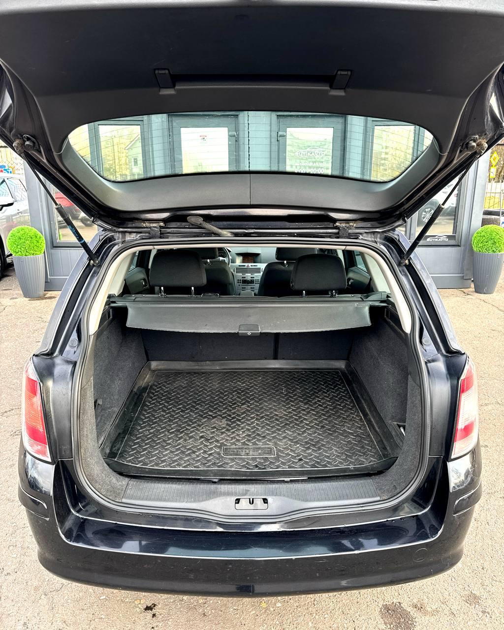 Opel Astra H · Рестайлинг , 2011 г., механика, бензин - фото 14