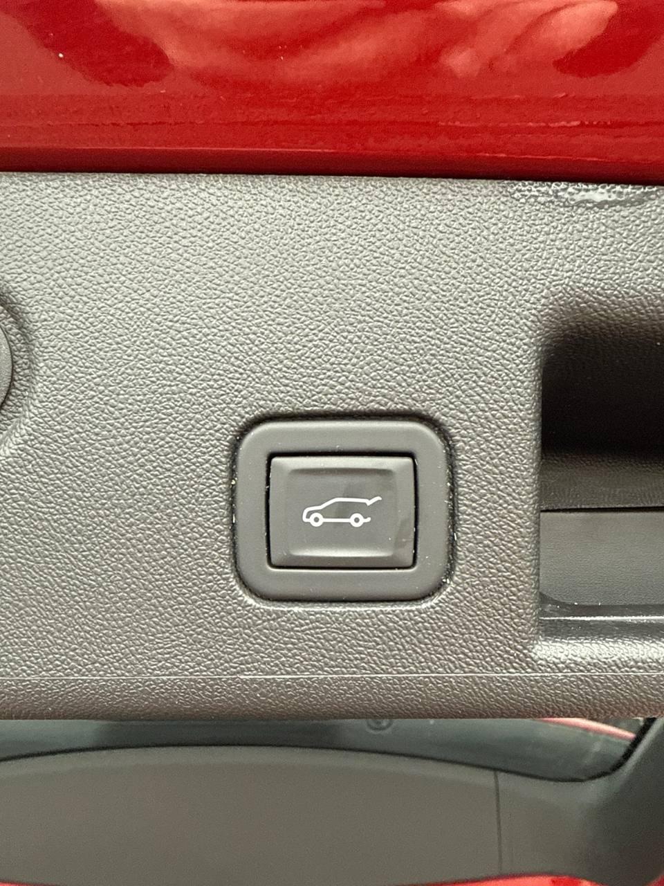 Chevrolet Equinox III · Рестайлинг , 2023 г., автомат, бензин - фото 15