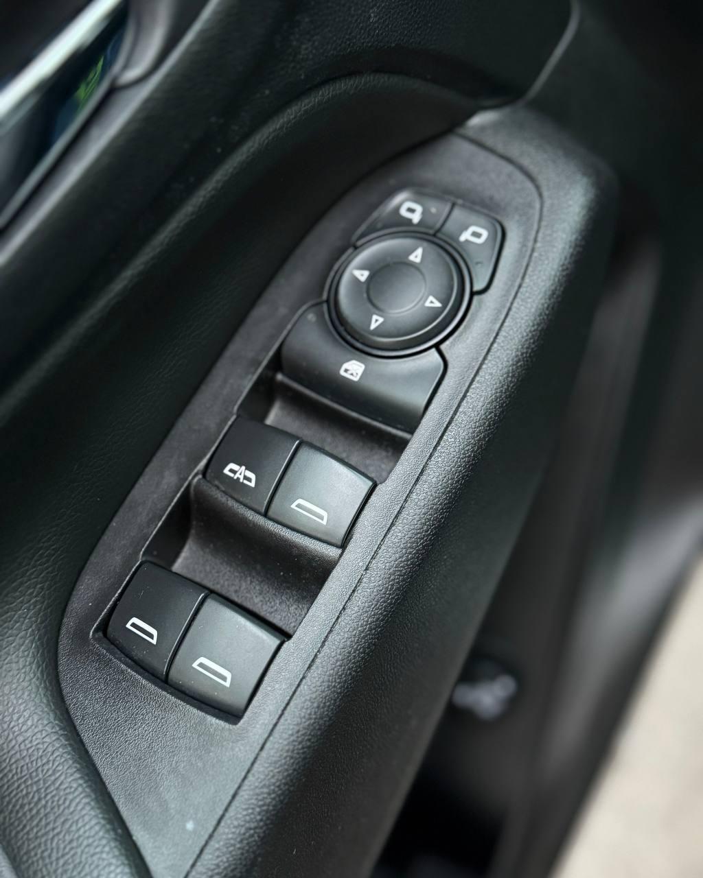 Chevrolet Equinox III , 2020 г., автомат, бензин - фото 21