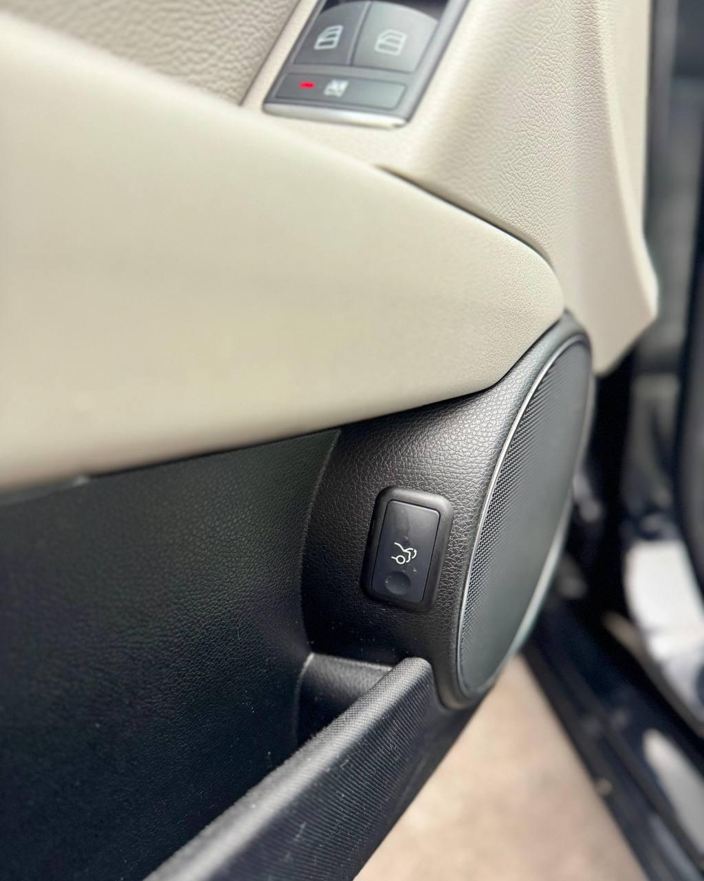 Mercedes-Benz C-Класс W204 S204 · Рестайлинг , 2012 г., автомат, бензин - фото 19