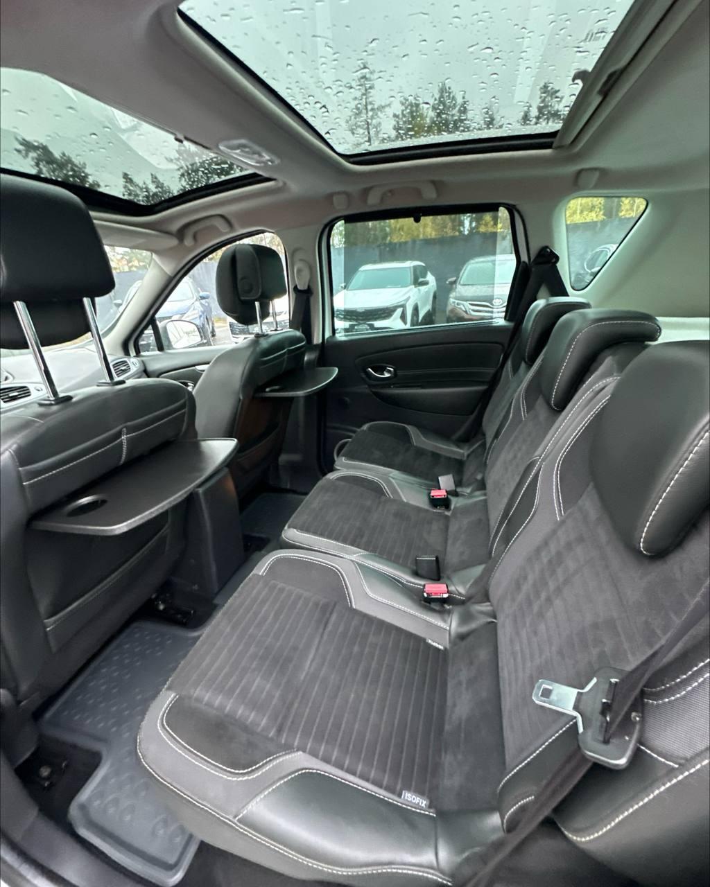 Renault Scenic III · 2-й рестайлинг , 2013 г., механика, дизель  - фото 9