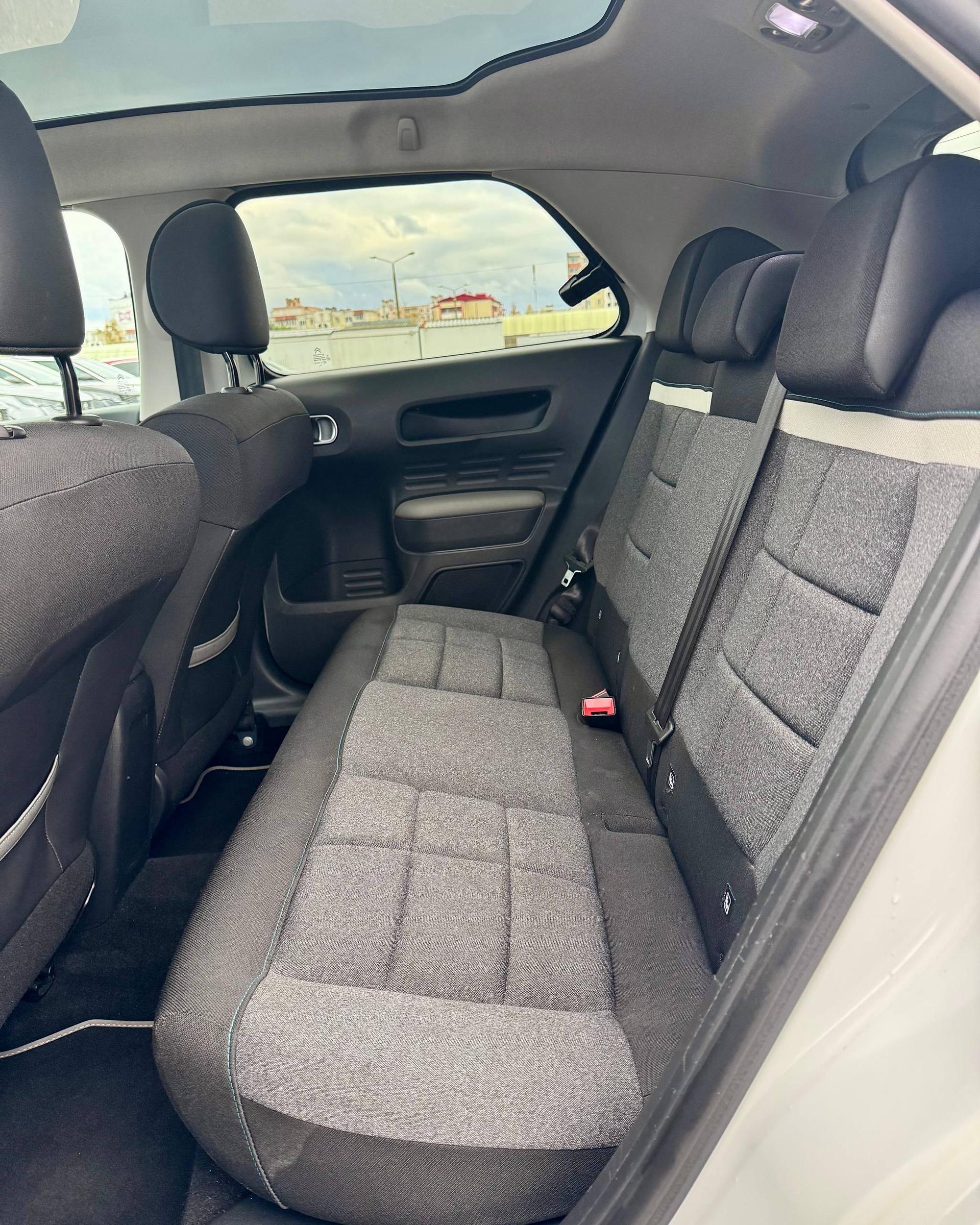 Citroen C4 Cactus  I · Рестайлинг , 2020 г., автомат, дизель  - фото 13