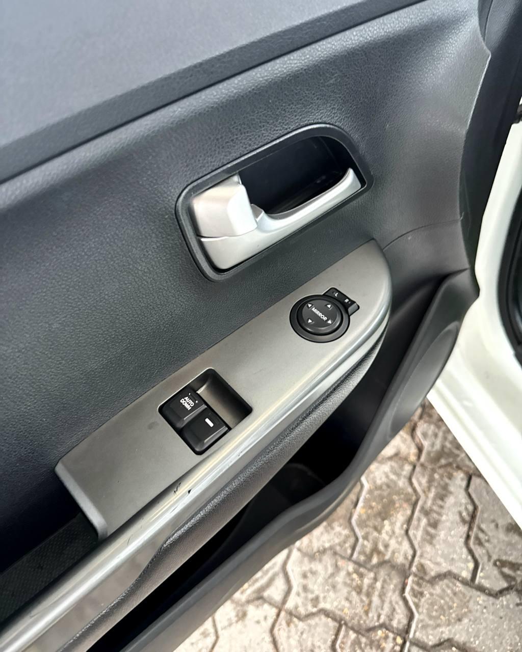 Kia Rio III , 2014 г., механика, бензин - фото 9