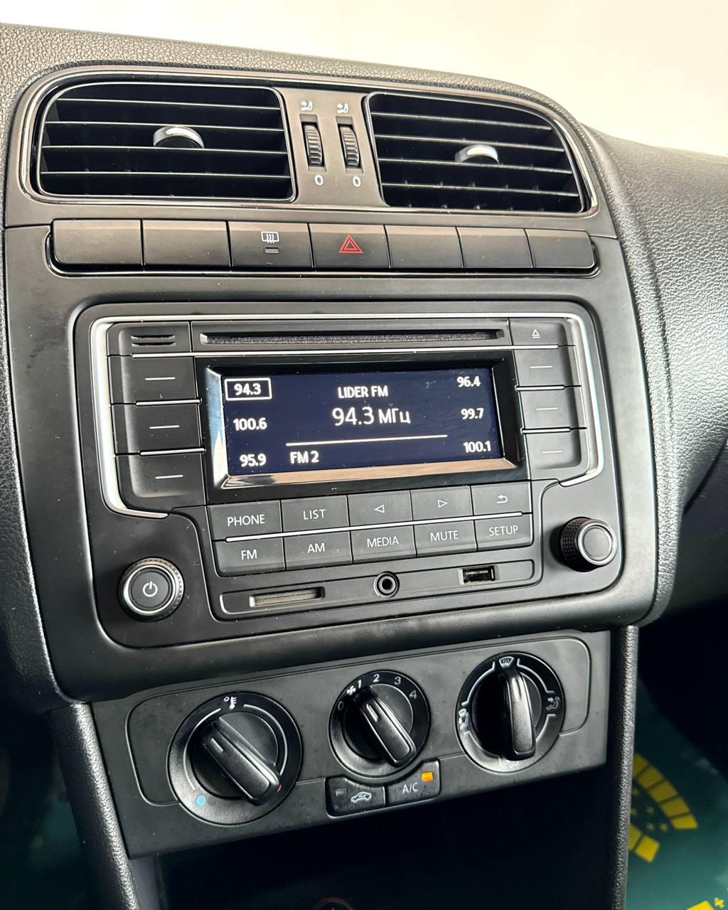 Volkswagen Polo Sedan I · Рестайлинг , 2016 г., механика, бензин - фото 12