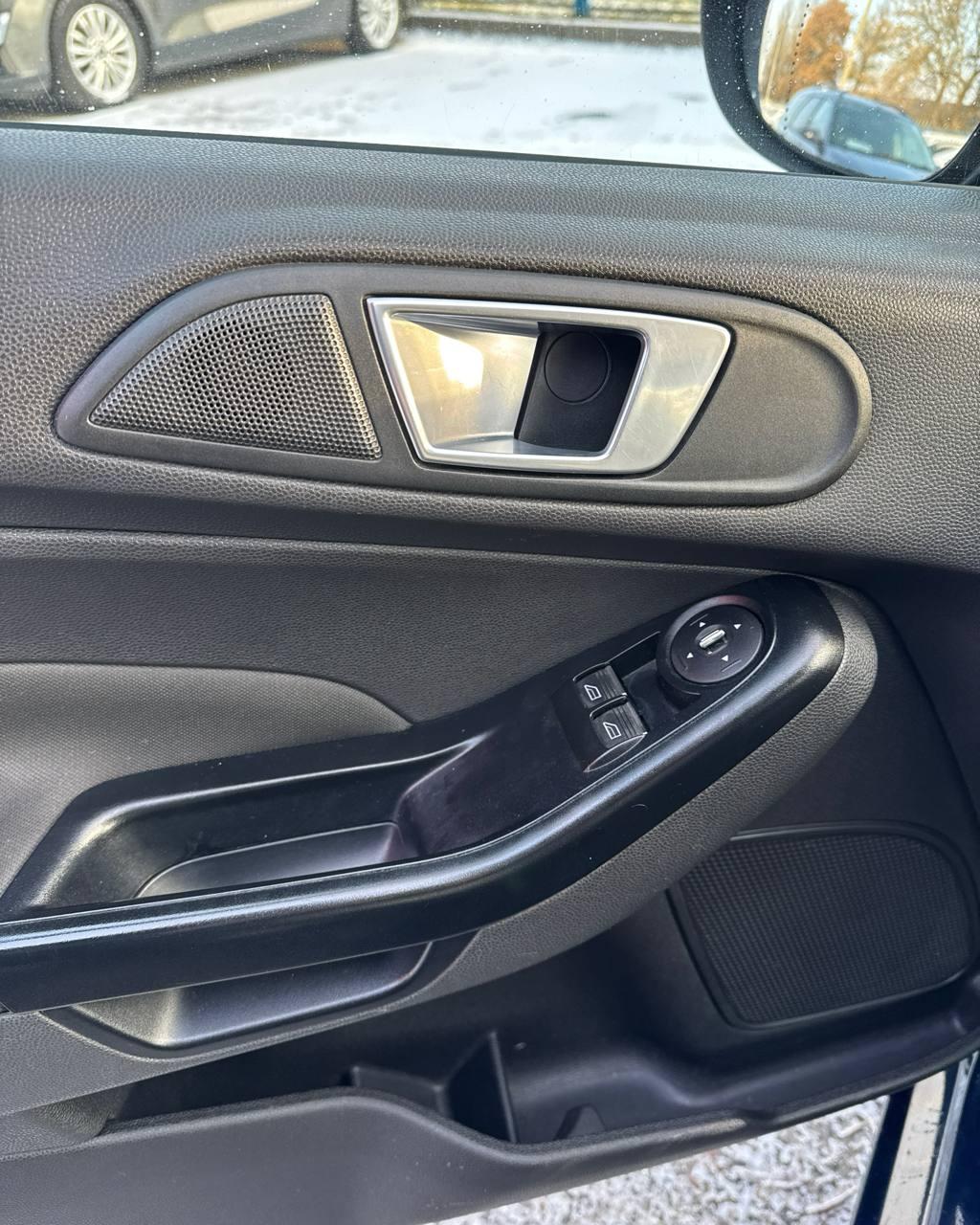 Ford Fiesta VI · Рестайлинг , 2013 г., механика, бензин - фото 15