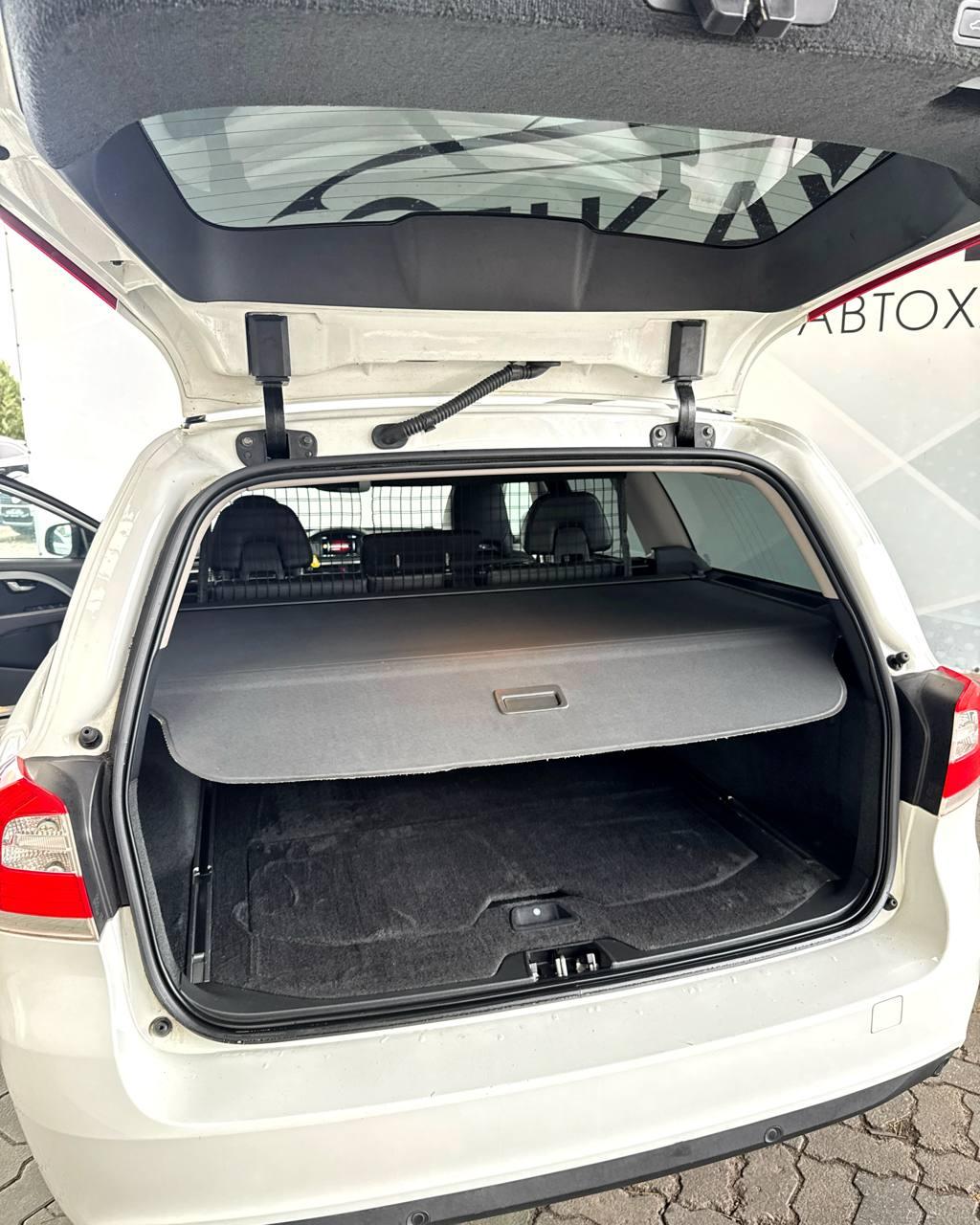 Volvo V70 III · Рестайлинг , 2014 г., механика, дизель - фото 15