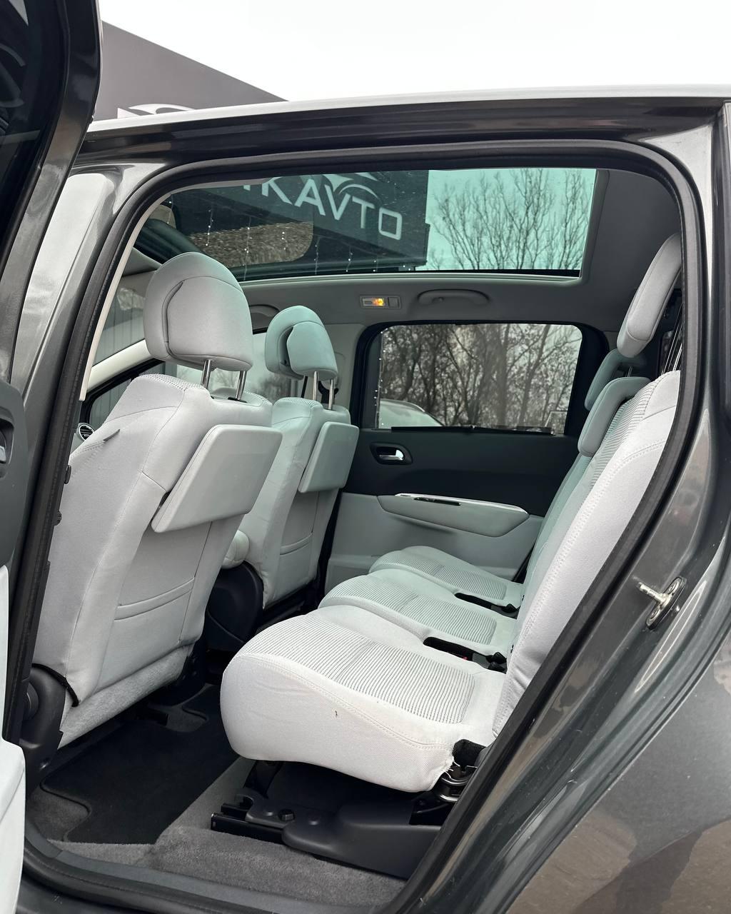 Peugeot 5008 I , 2011 г., механика, дизель - фото 8