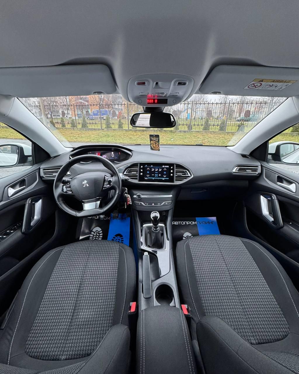 Peugeot 308 T9 · Рестайлинг , 2020 г., механика, дизель - фото 10