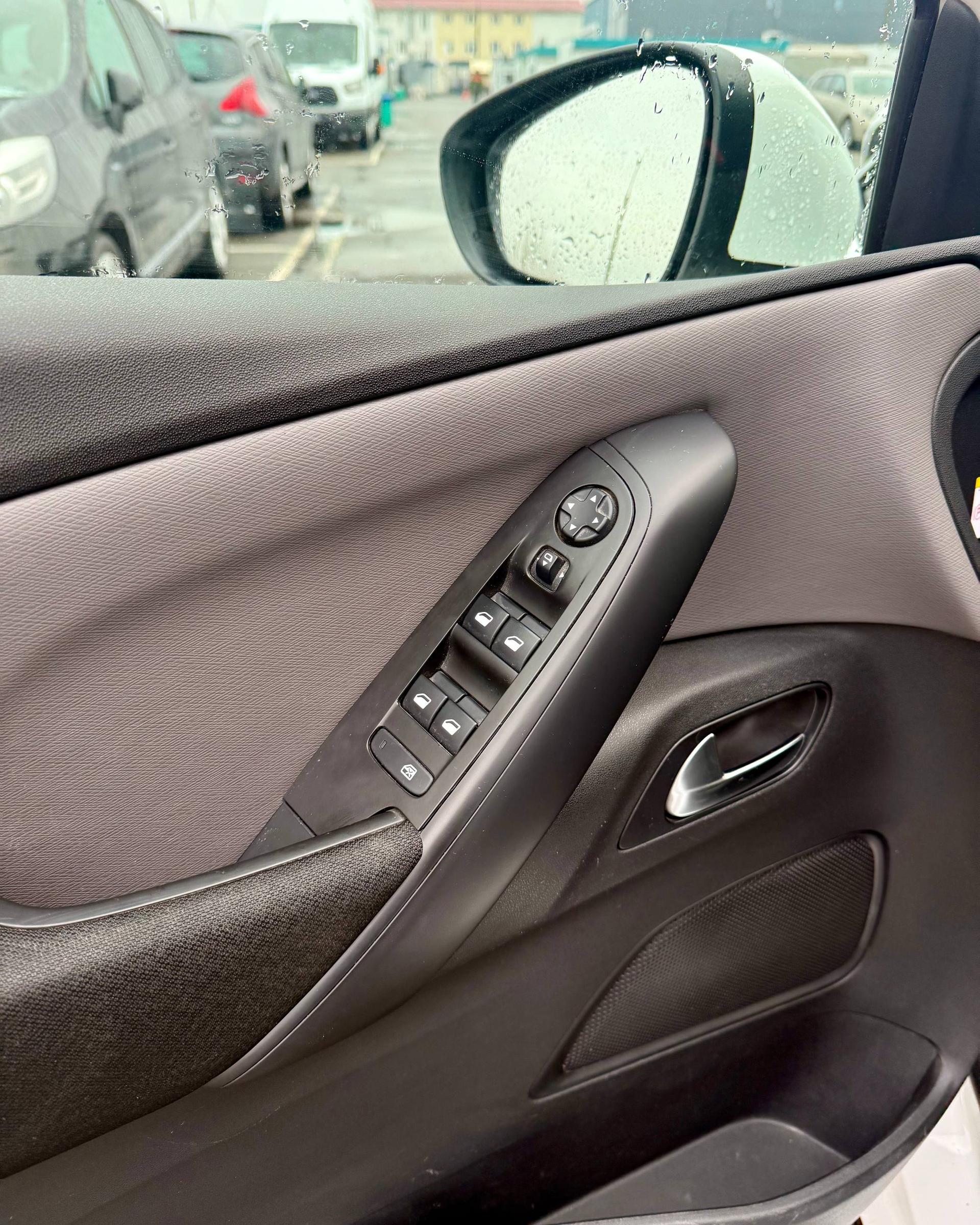 Citroen C4 Grand Picasso II · Рестайлинг , 2018 г., механика, дизель - фото 9