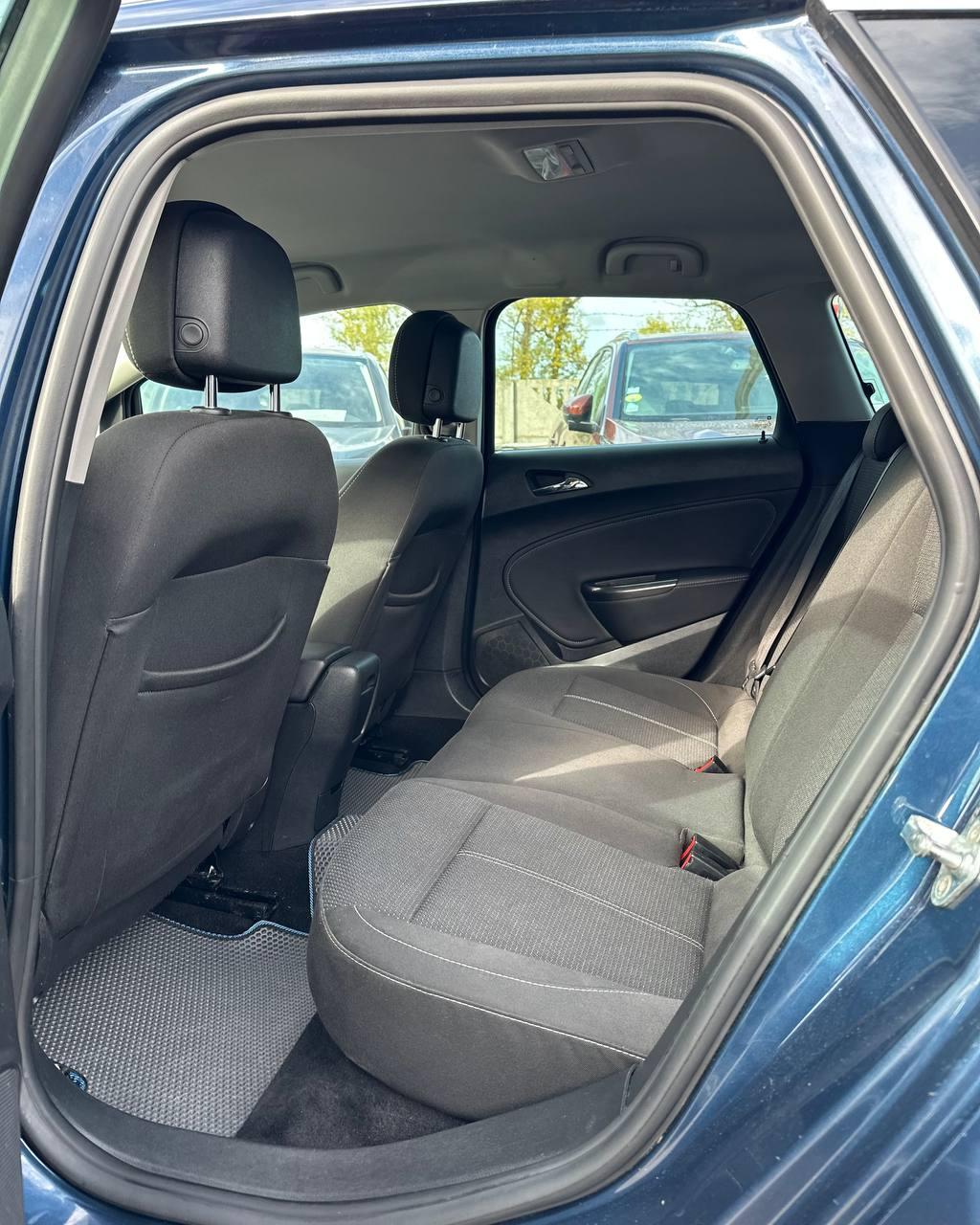 Opel Astra J , 2011 г., механика, дизель - фото 8