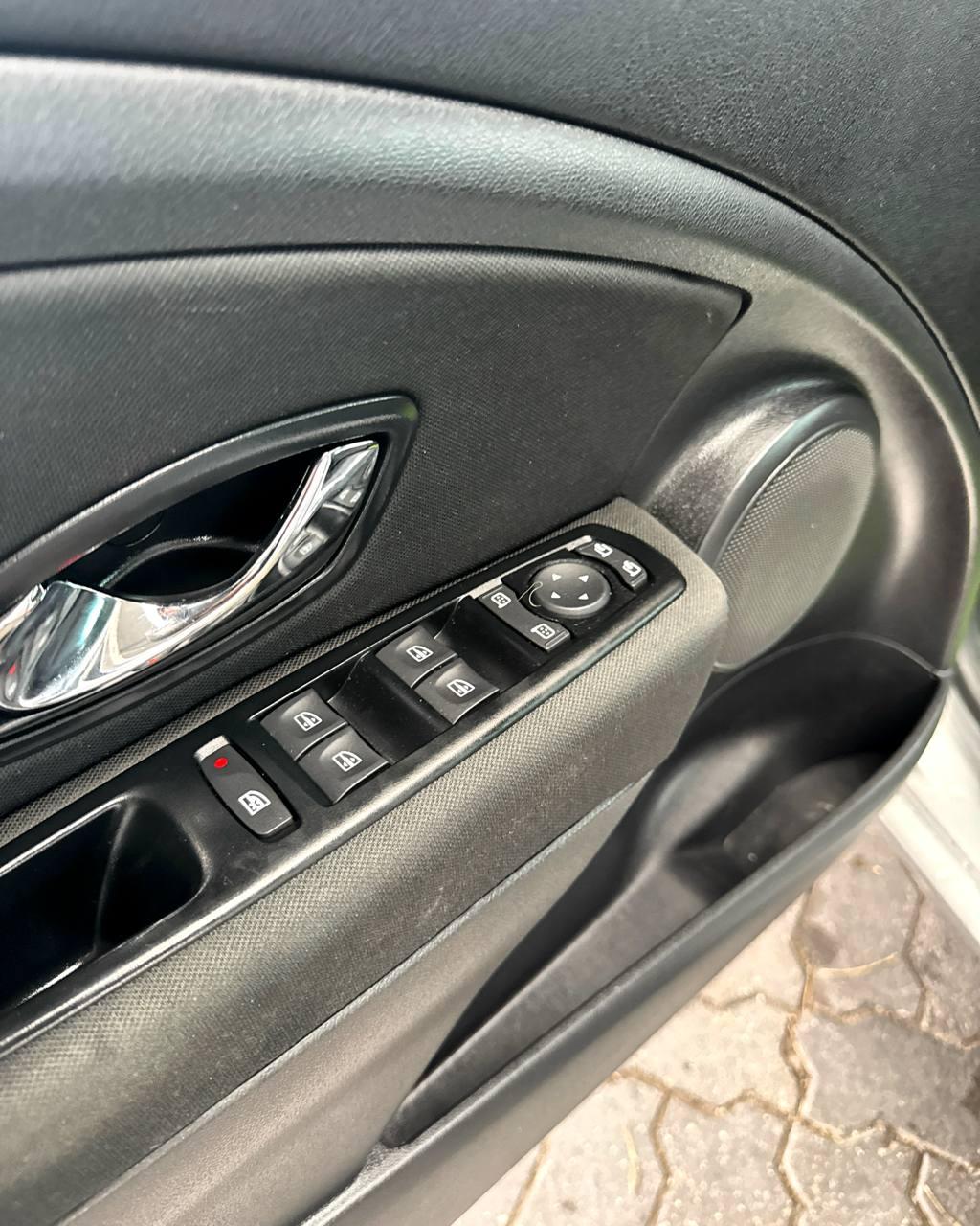 Renault Megane III · 2-й рестайлинг , 2015 г., механика, дизель - фото 9