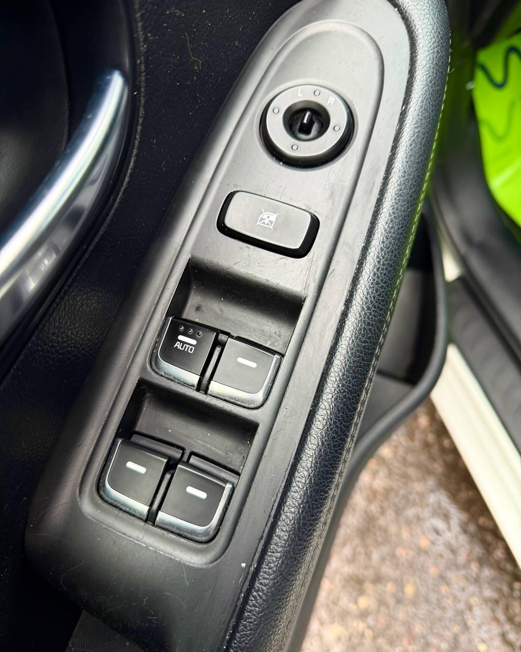 Kia Carens III , 2015 г., механика, дизель - фото 9