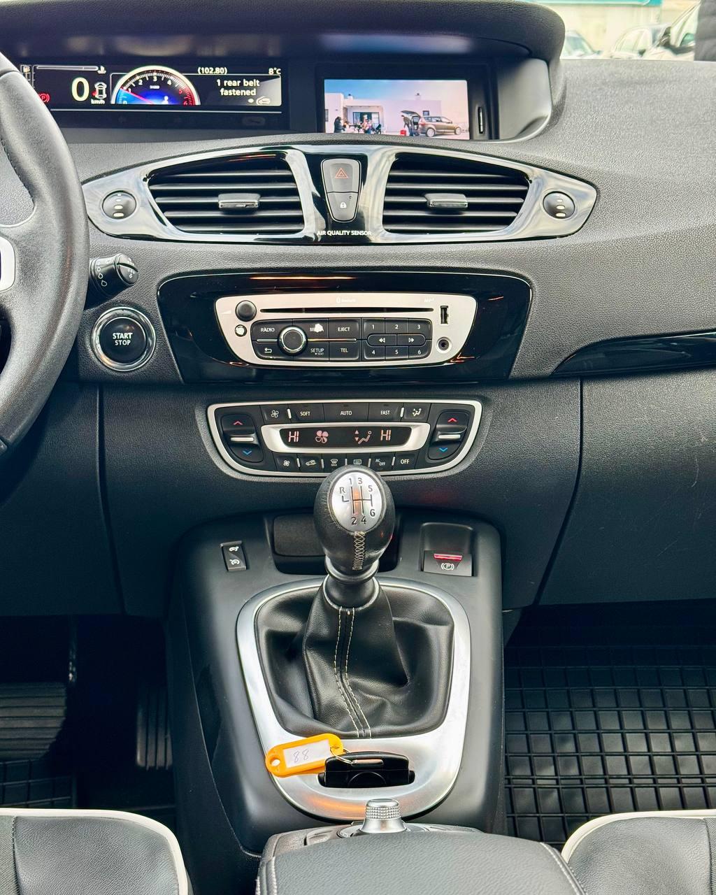 Renault Grand Scenic III · Рестайлинг , 2012 г., механика, дизель - фото 12