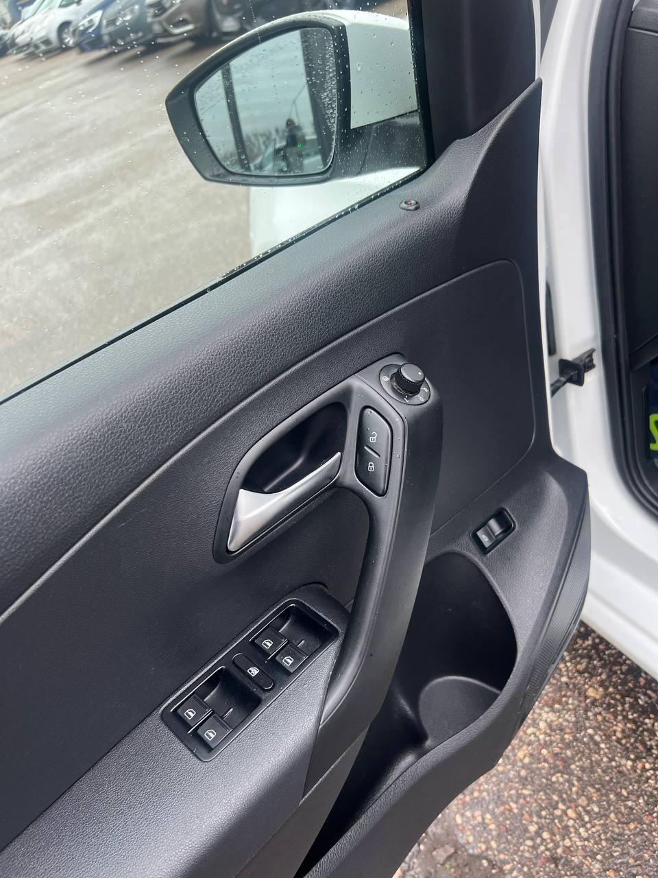 Volkswagen Polo Sedan I · Рестайлинг , 2016 г., автомат, бензин - фото 9