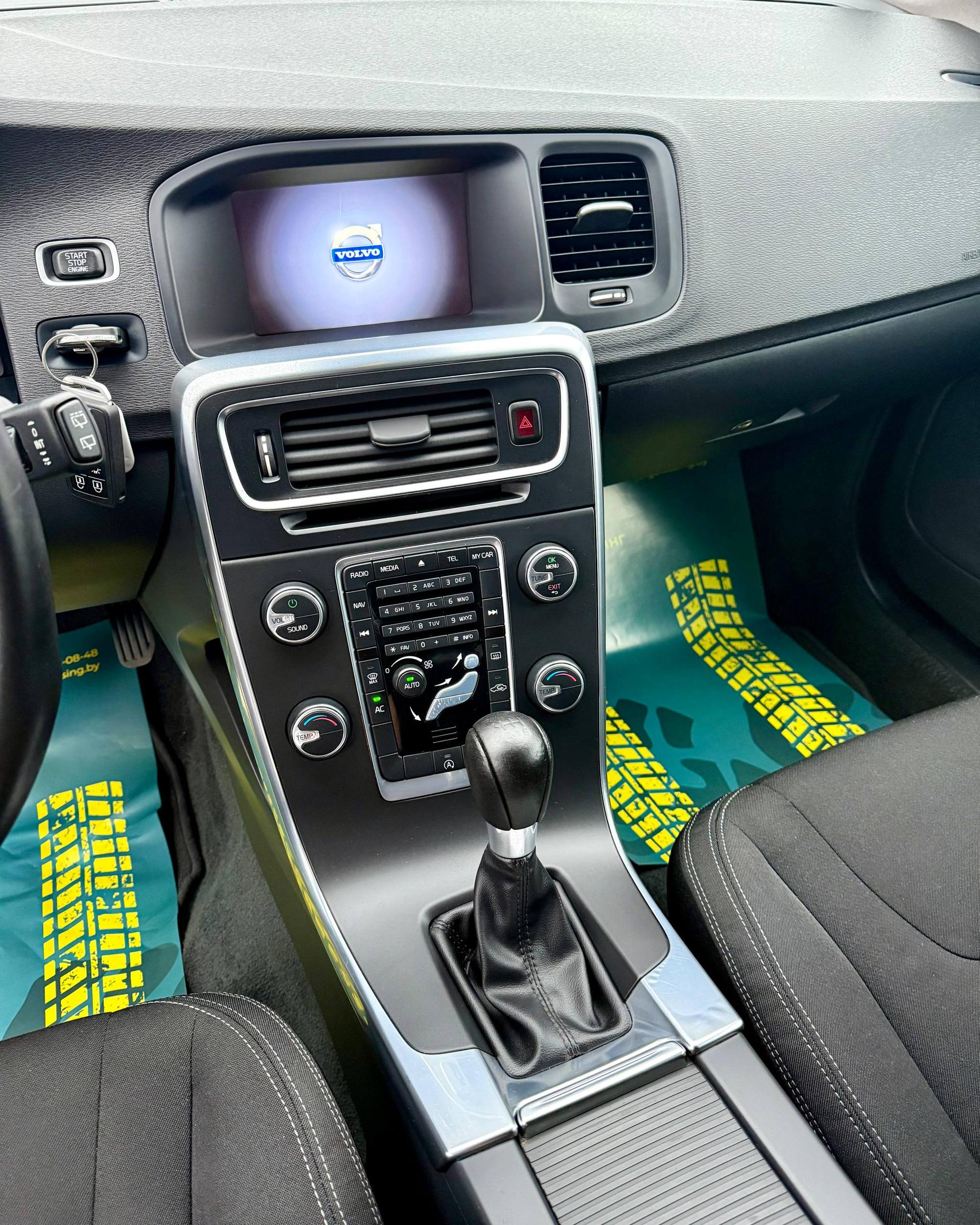 Volvo V60 I · Рестайлинг , 2013 г., механика, дизель - фото 13