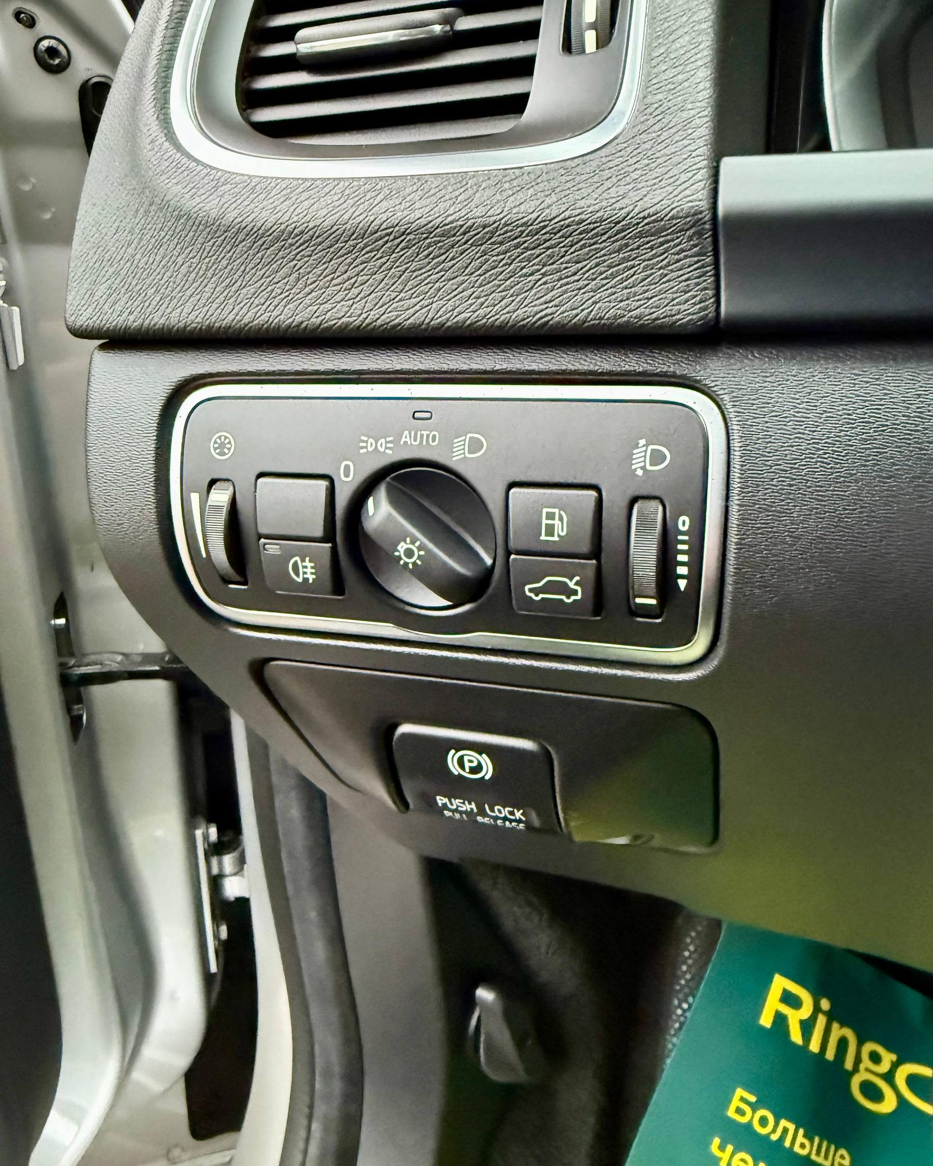 Volvo V60 I · Рестайлинг , 2013 г., механика, дизель - фото 11