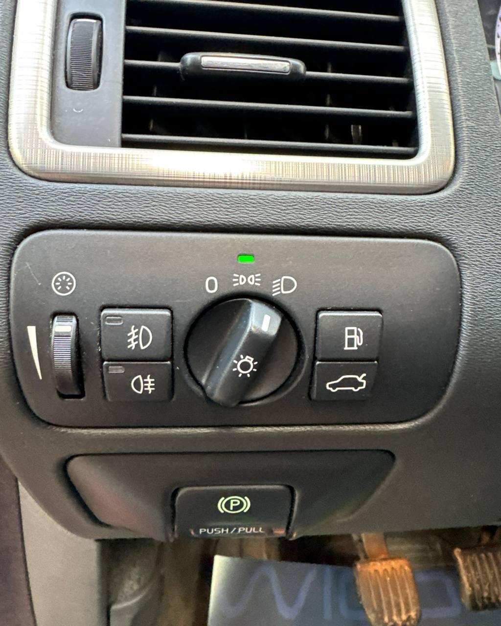 Volvo V70 III , 2010 г., механика, дизель - фото 18