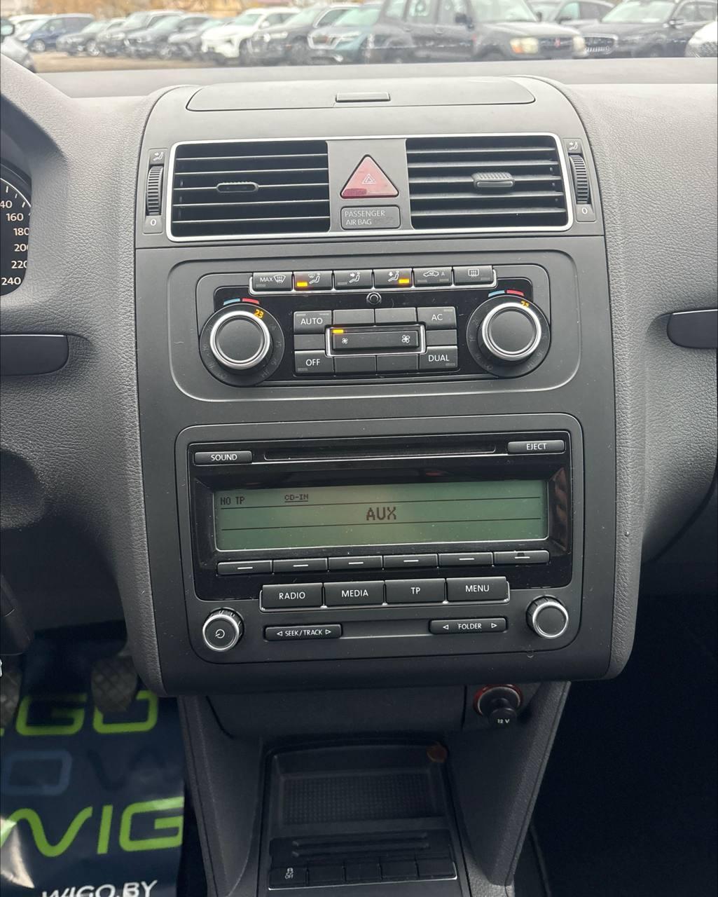 Volkswagen Touran I · 2-й рестайлинг , 2011 г., механика, дизель - фото 18