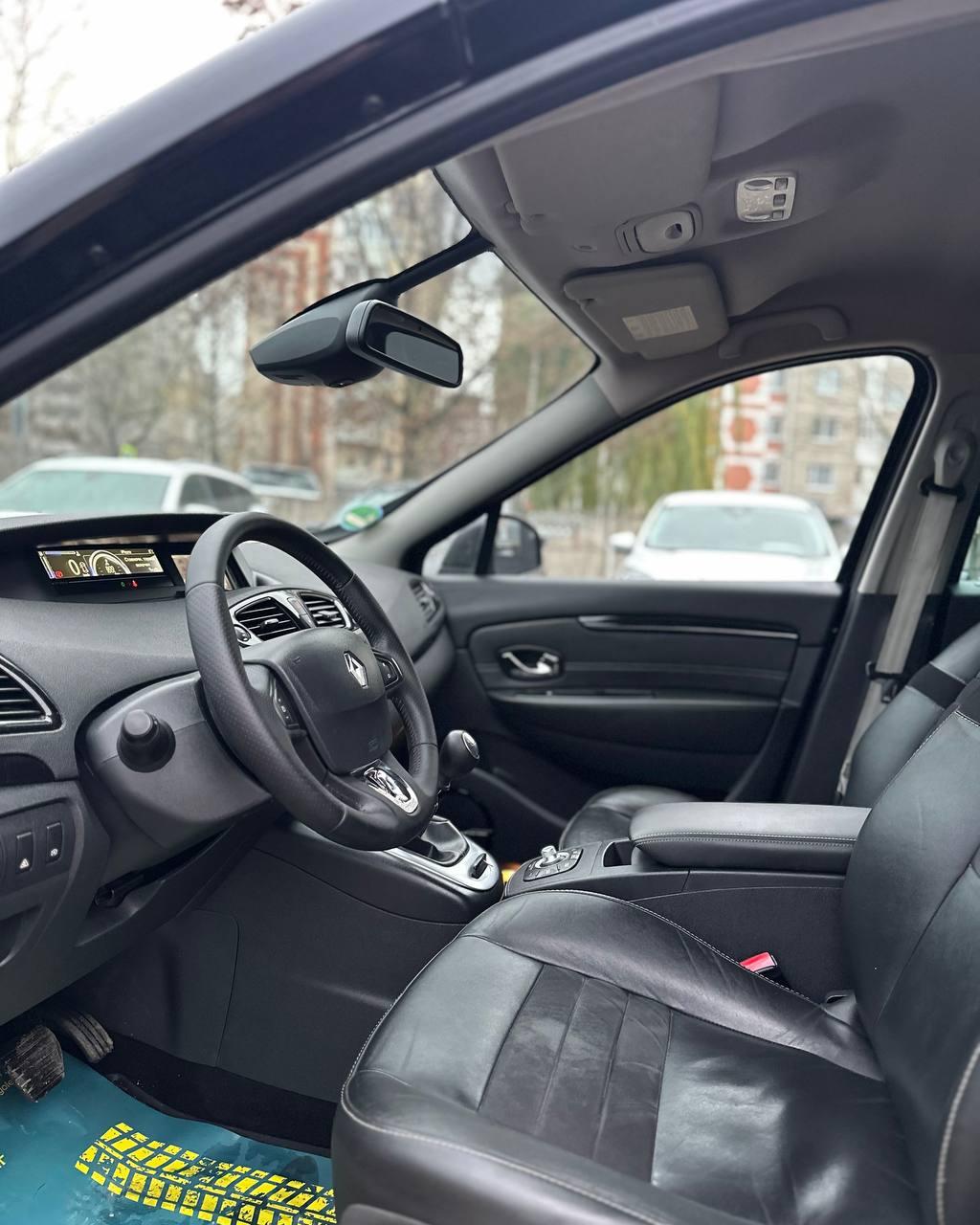 Renault Grand Scenic III · 2-й рестайлинг , 2013 г., механика, бензин - фото 7