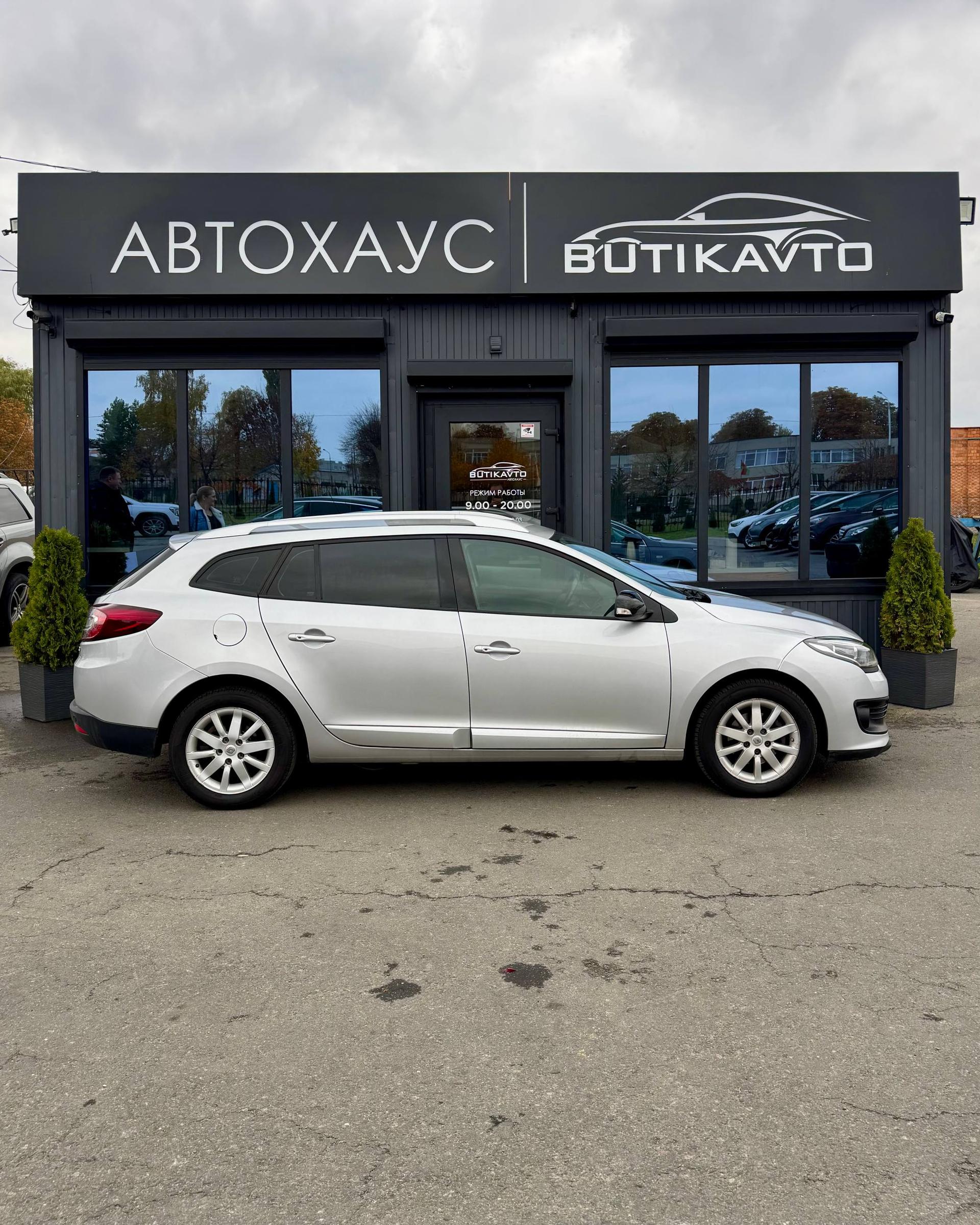Renault Megane III · 2-й рестайлинг , 2015 г., механика, дизель  - фото 8