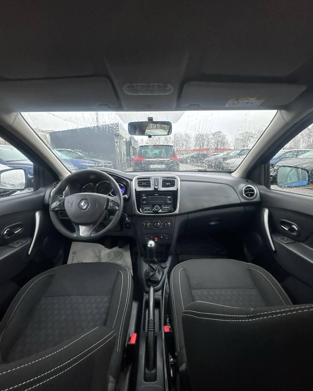 Renault Logan II , 2017 г., механика, бензин - фото 9