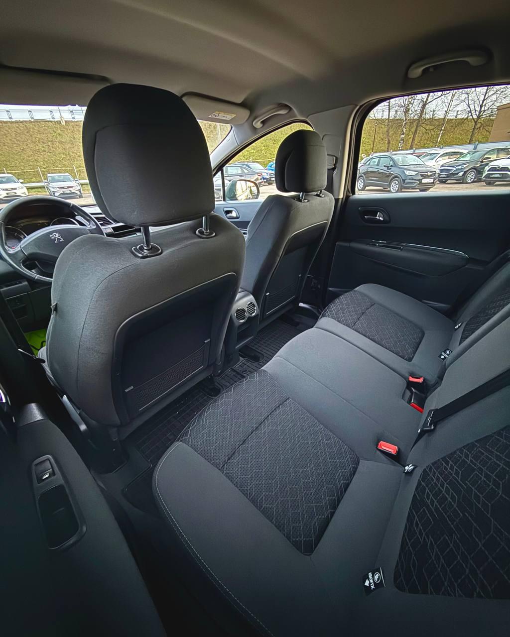 Peugeot 3008 I · Рестайлинг , 2014 г., механика, дизель - фото 10