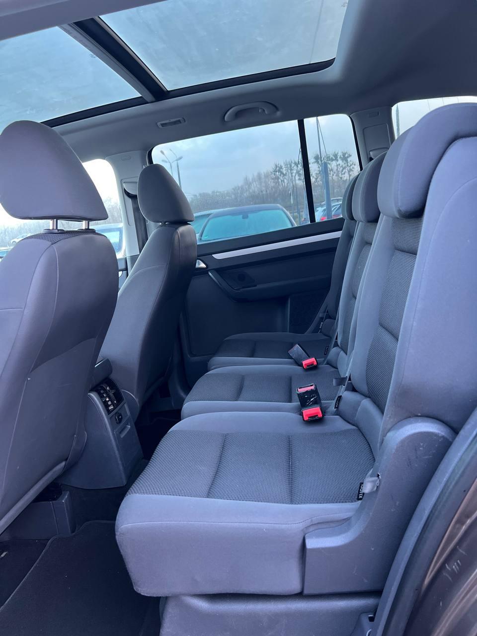 Volkswagen Touran I · 2-й рестайлинг , 2012 г., механика, дизель - фото 17