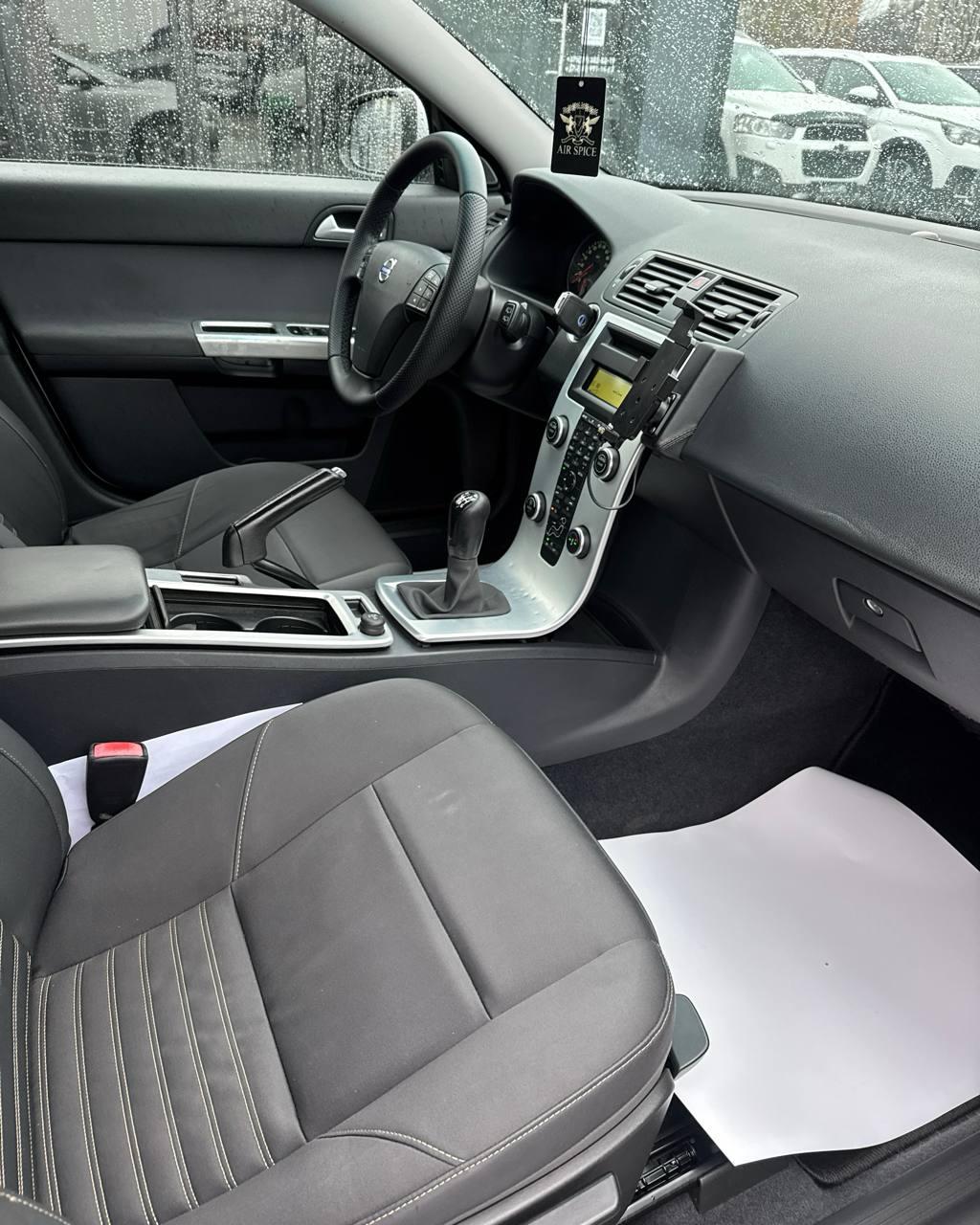 Volvo V50 I · 2-й рестайлинг , 2010 г., механика, дизель - фото 13