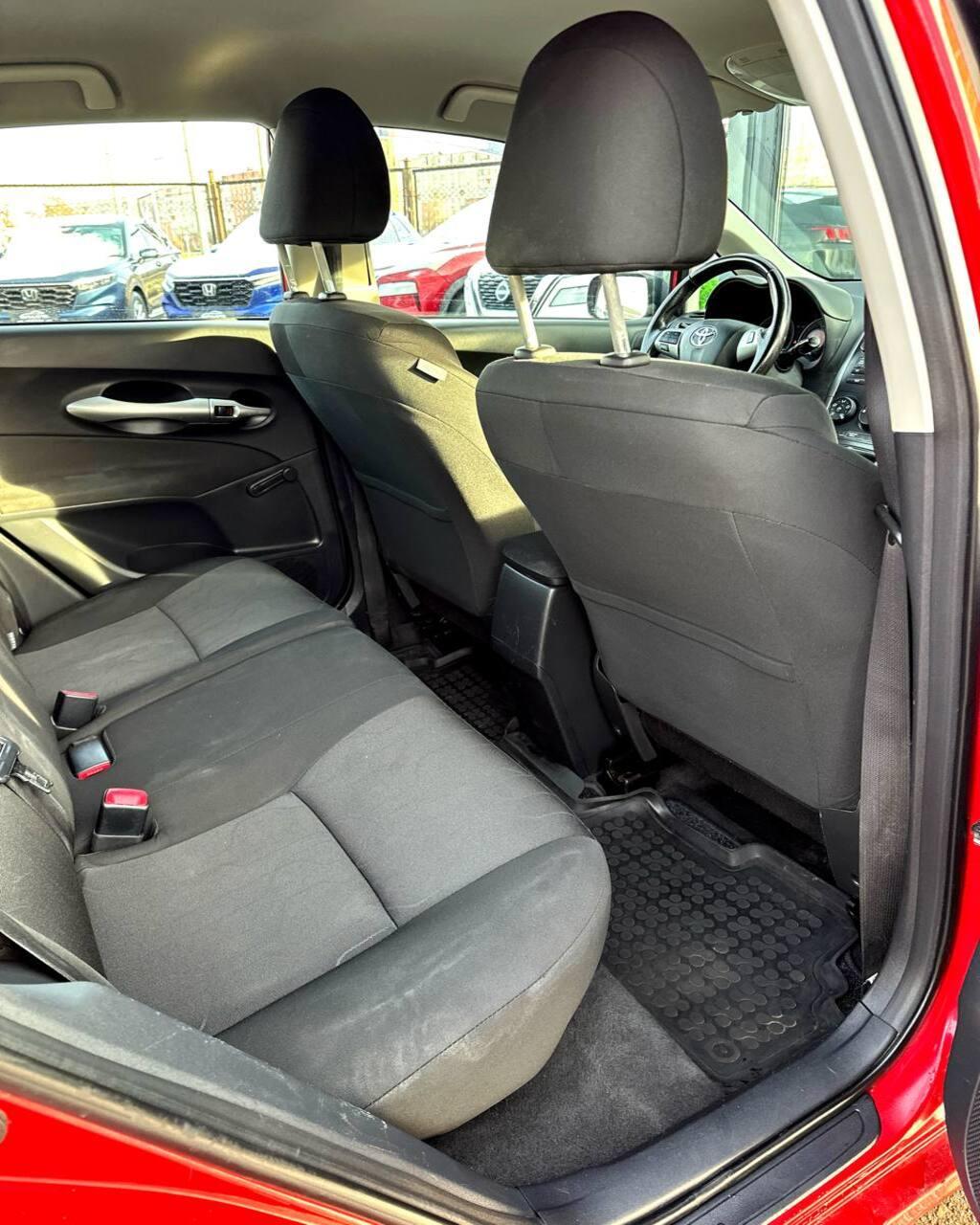 Toyota Auris I (E150) · Рестайлинг , 2010 г., механика, дизель - фото 13