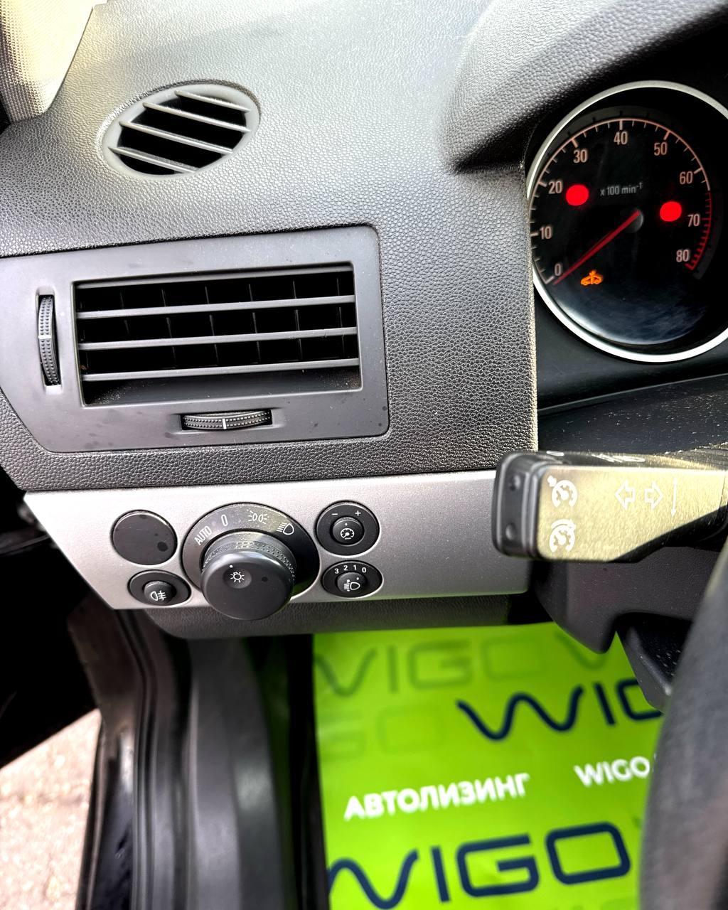 Opel Astra H · Рестайлинг , 2011 г., механика, бензин - фото 17