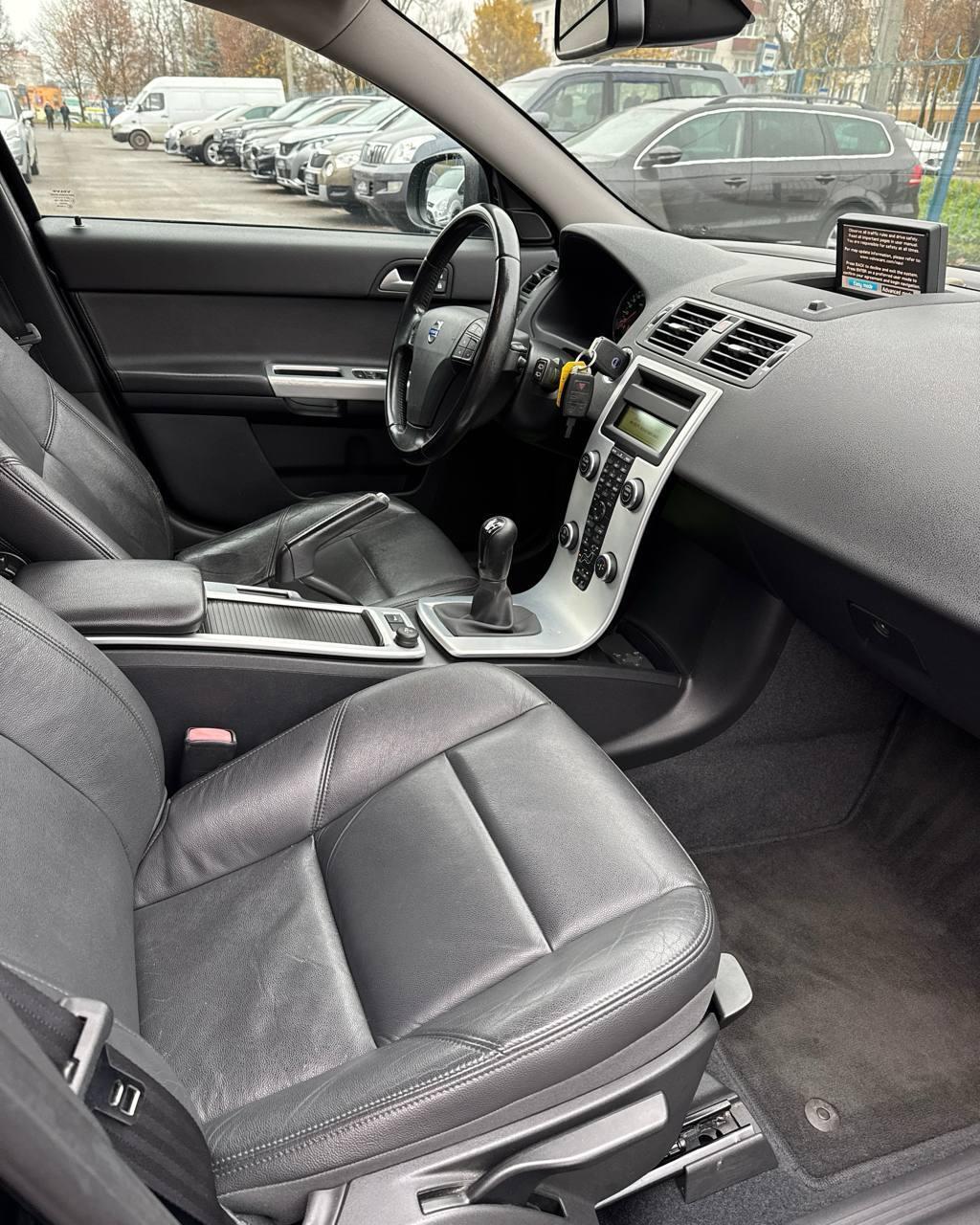 Volvo V50 I · 2-й рестайлинг , 2012 г., механика, дизель  - фото 11