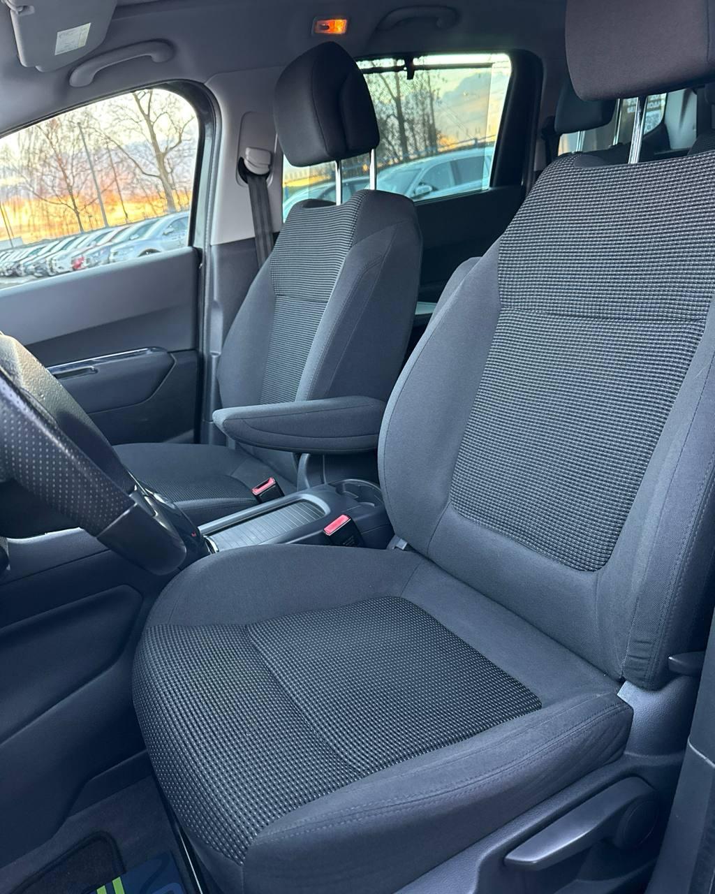 Peugeot 5008 I · Рестайлинг , 2015 г., автомат, дизель - фото 10